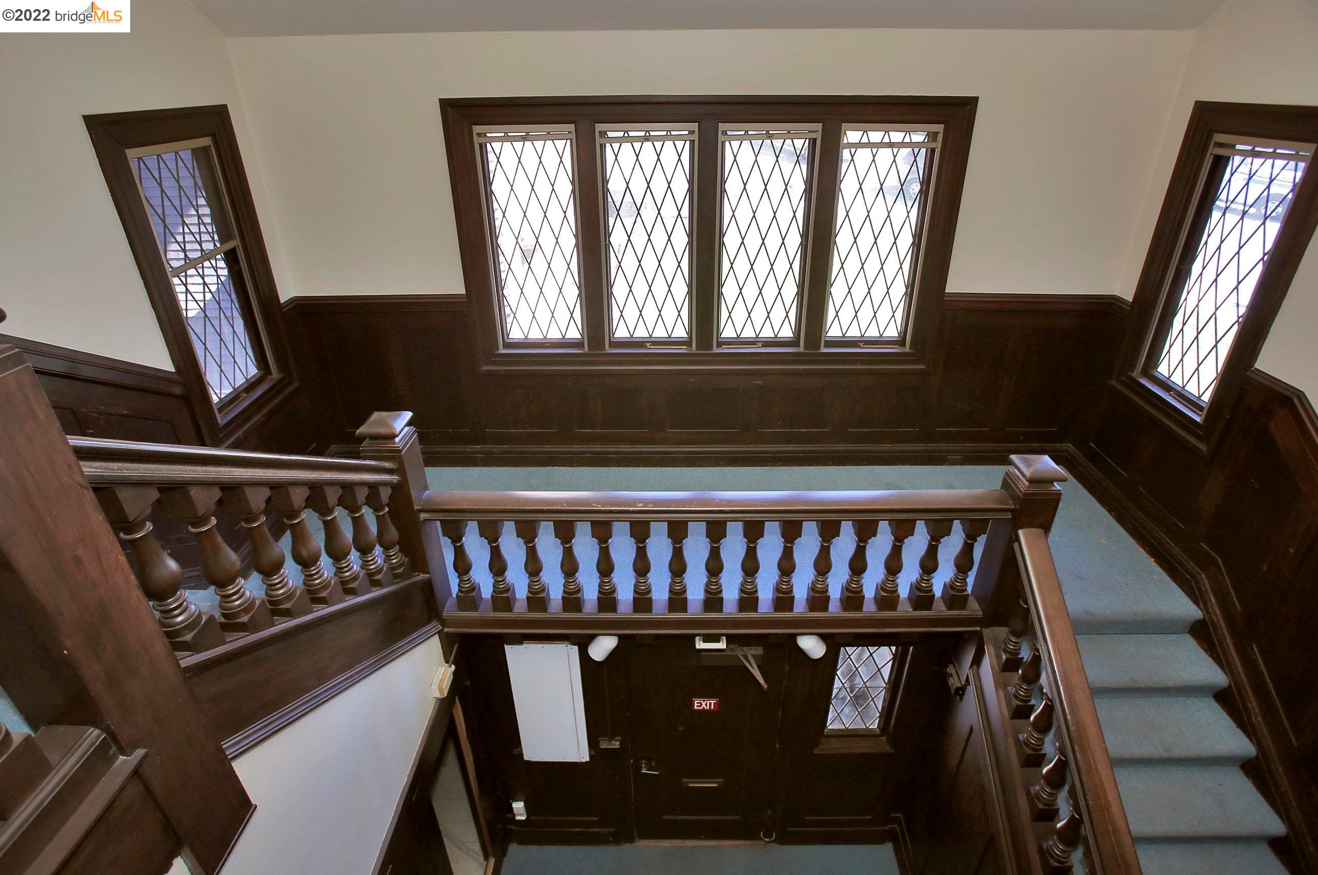 400 34 St, Oakland CA 94608-4211 exterior