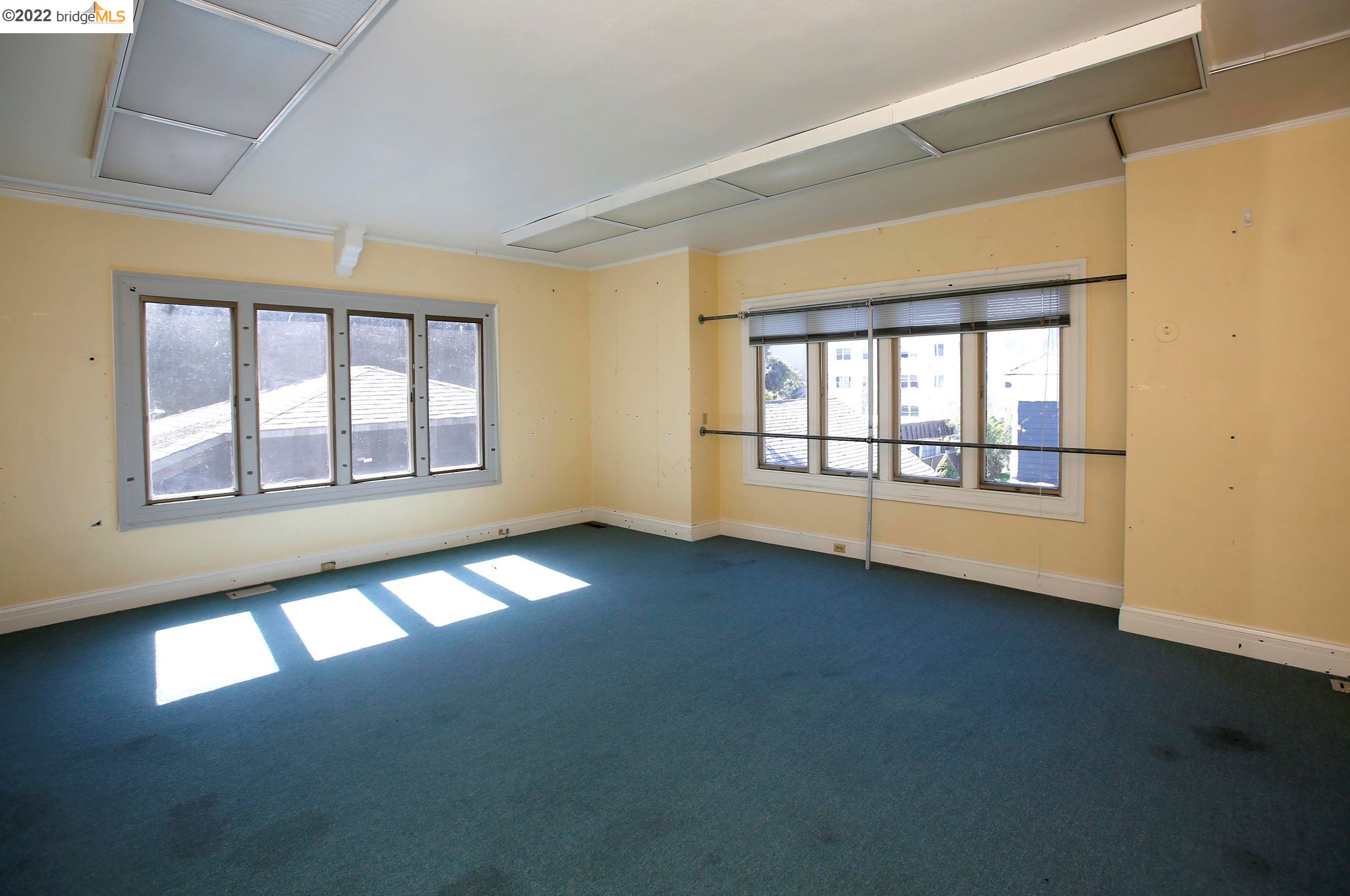 400 34 St, Oakland CA 94608-4211 exterior