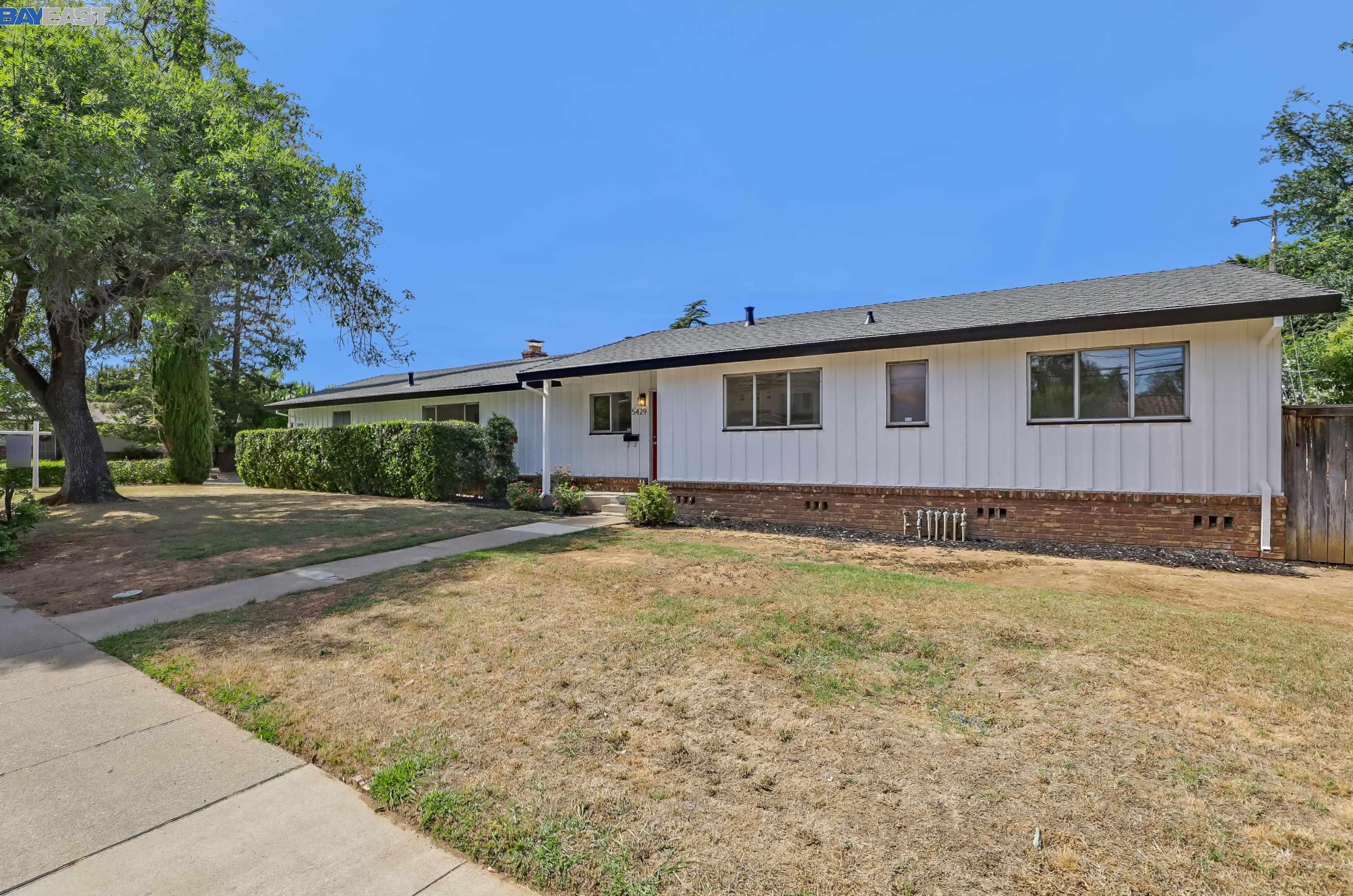 5429 Gibbons Dr, Carmichael, CA 95608-2156