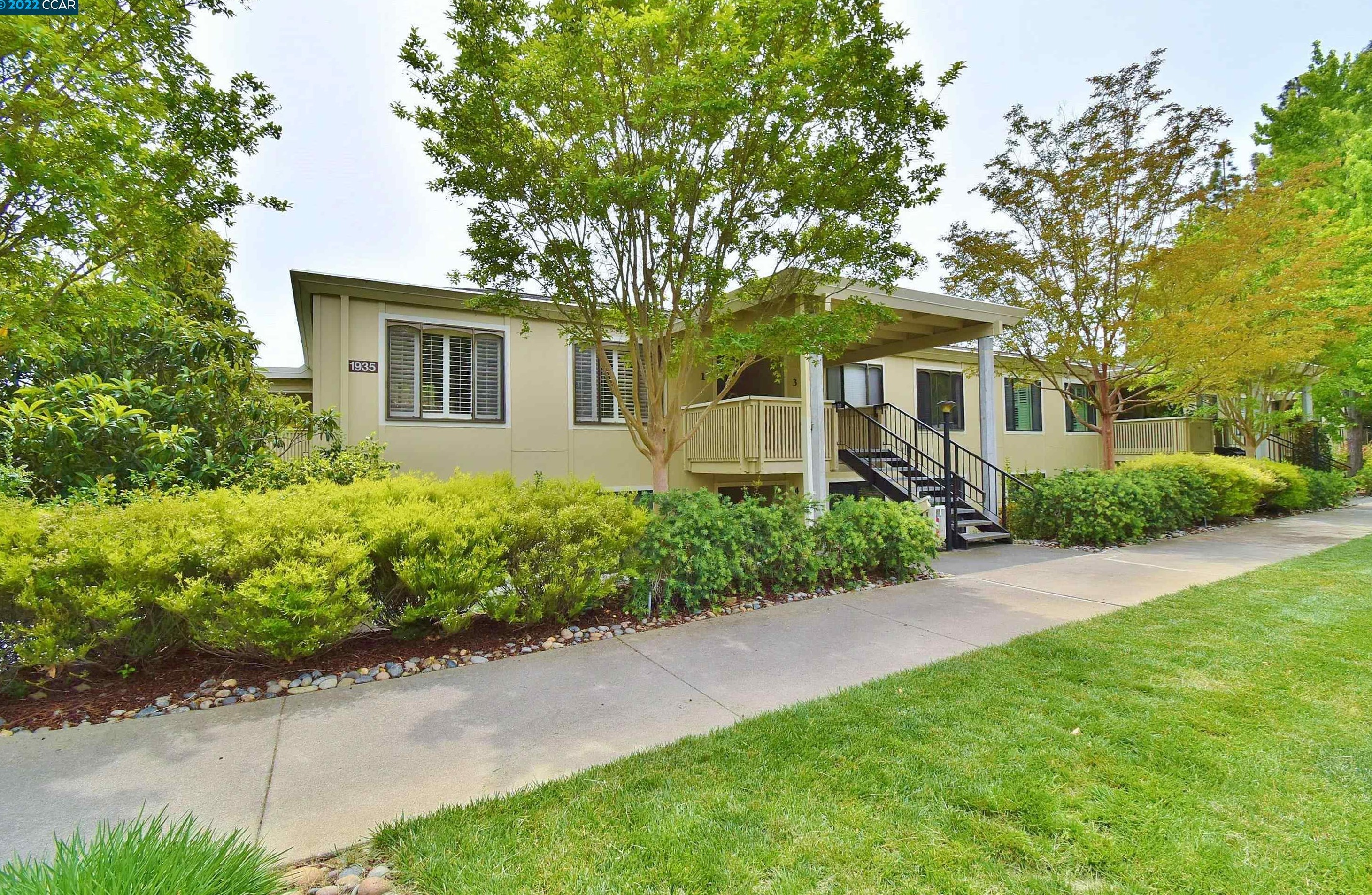 1935 Golden Rain Rd, Walnut Creek, CA 94595-2127