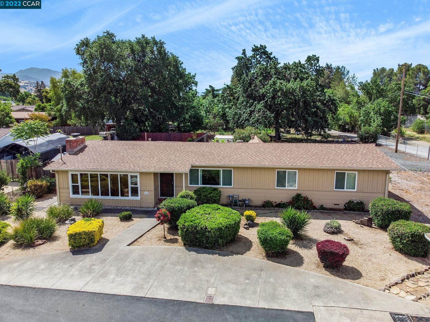 2848 Lane Dr, Concord, CA 94518-2106