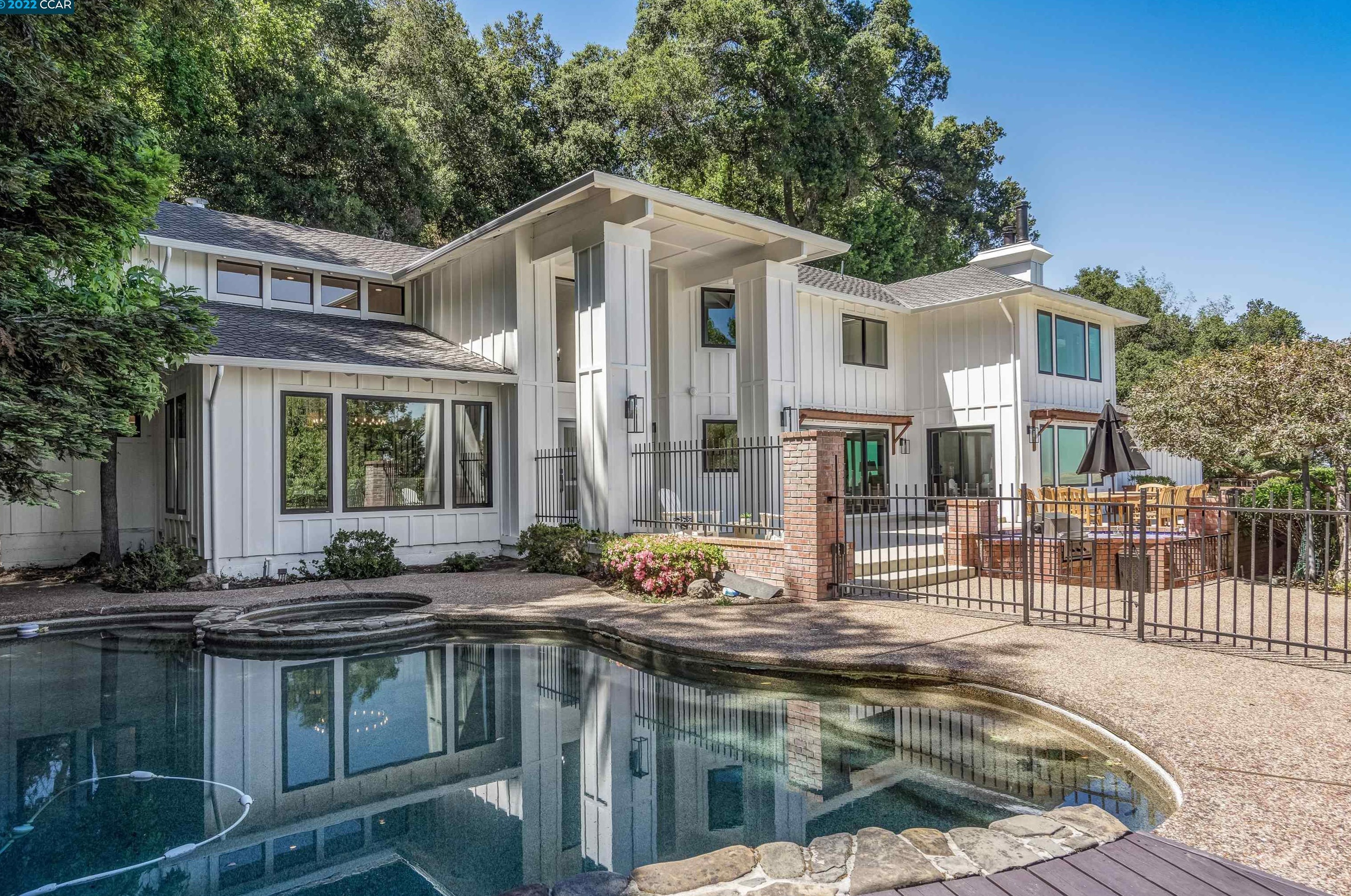 120 Greenbank Dr, Lafayette, CA 94549