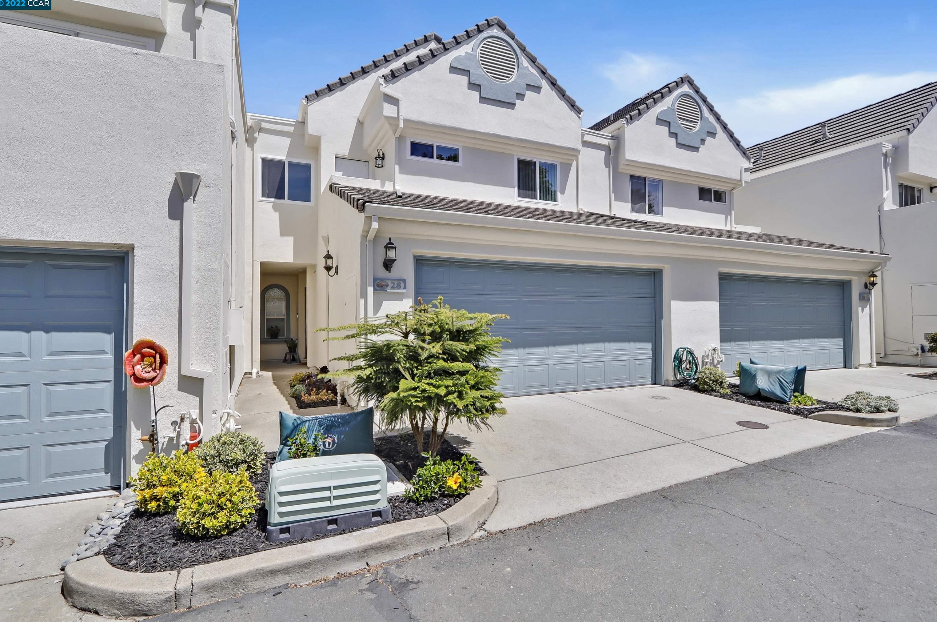 28 Shoal Dr, Vallejo, CA 94591-6949