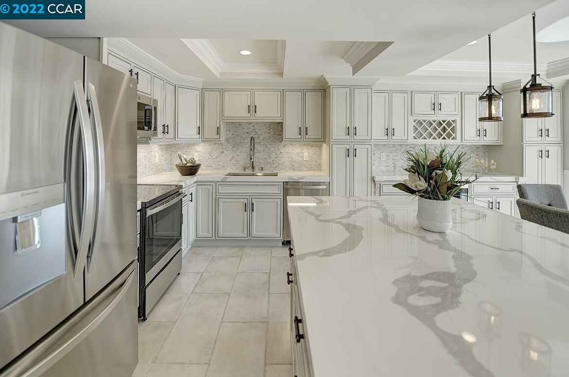 2400 Pine Knoll #6, Walnut Creek, CA 94595