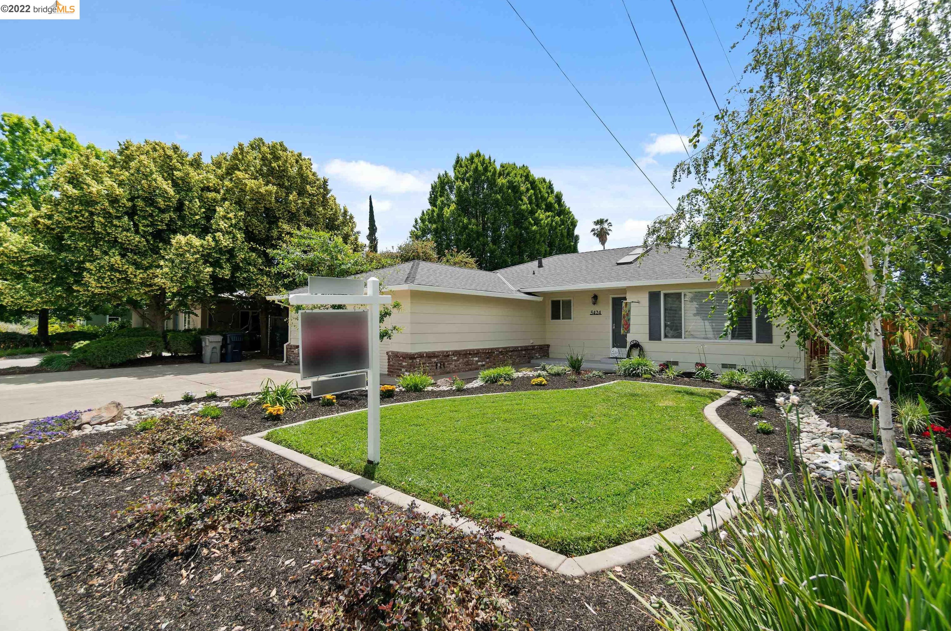 5424 11th Ave, Sacramento, CA 95820-2308