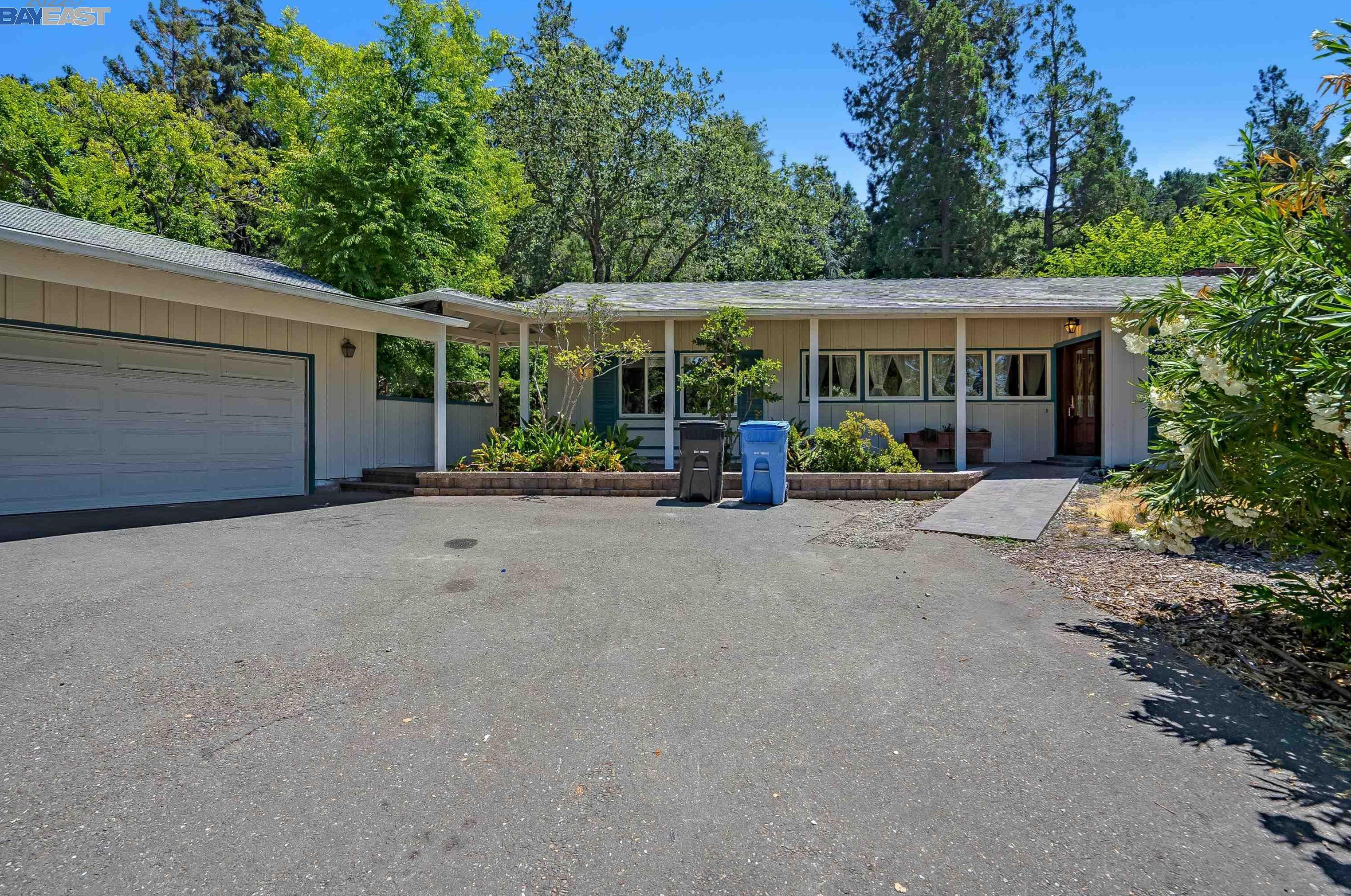 530 Miner Rd, Orinda, CA 94563