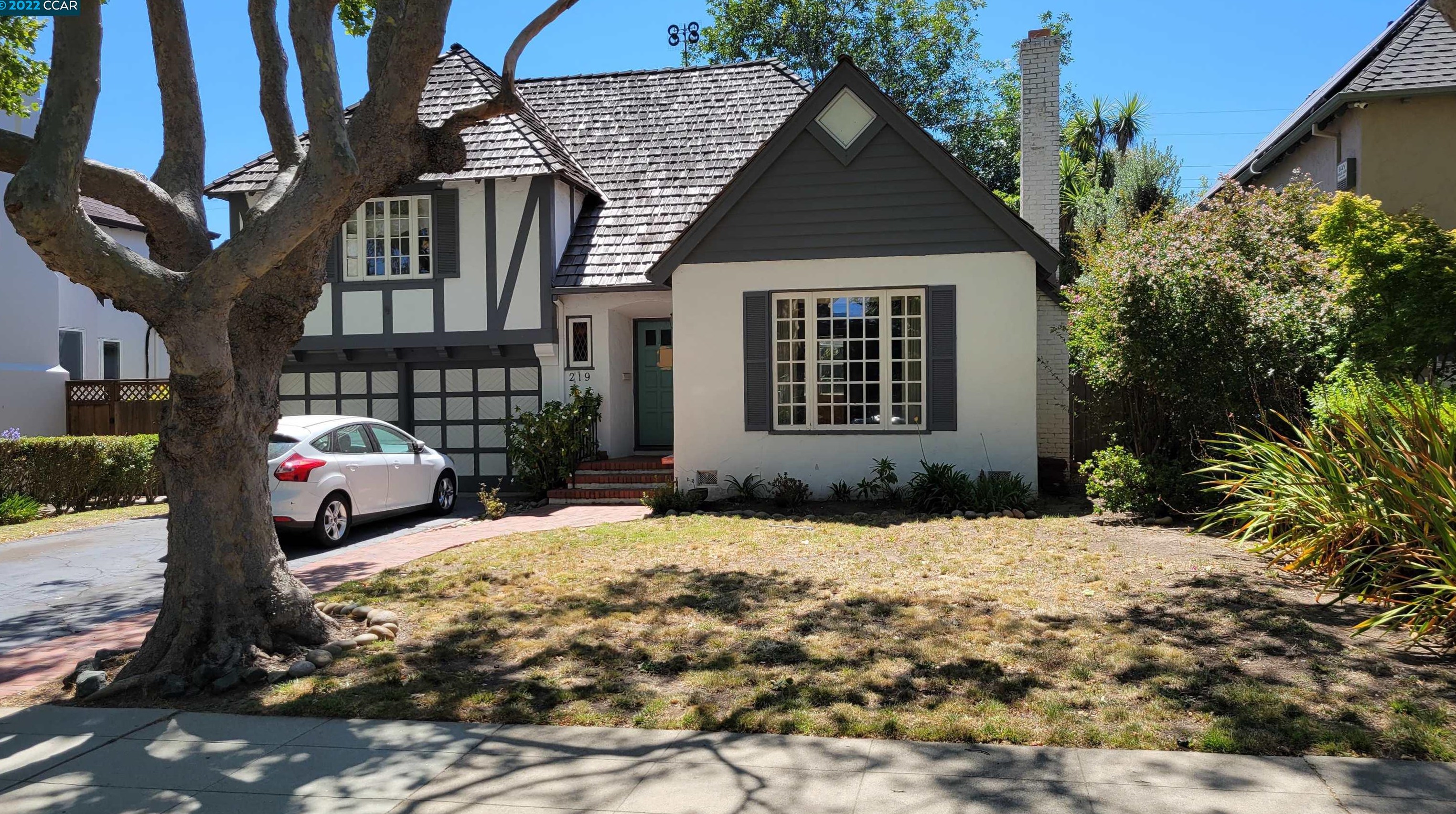 219 Seville Way, San Mateo, CA 94402