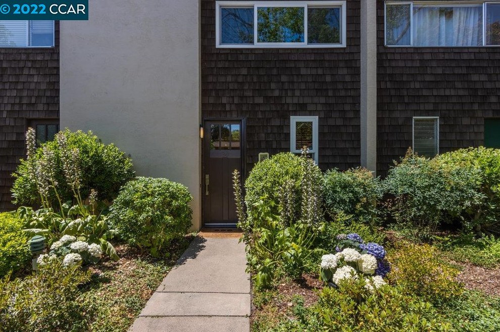 1470 Creekside Dr #30, Walnut Creek, CA 94596