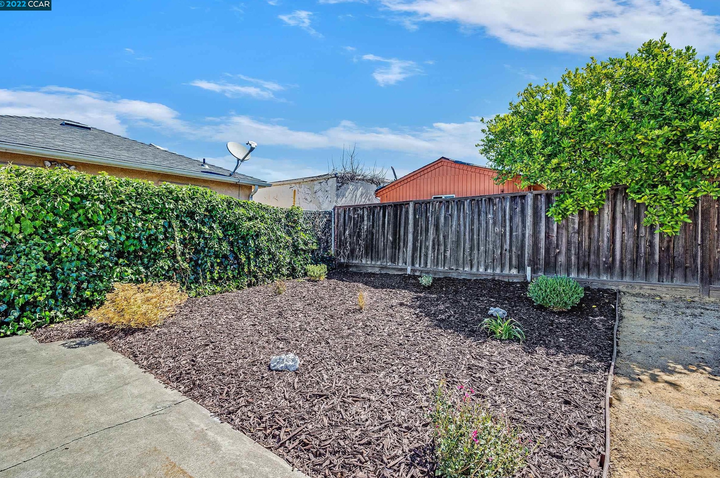2005 Lincoln Ave, Richmond CA  94801-2544 exterior