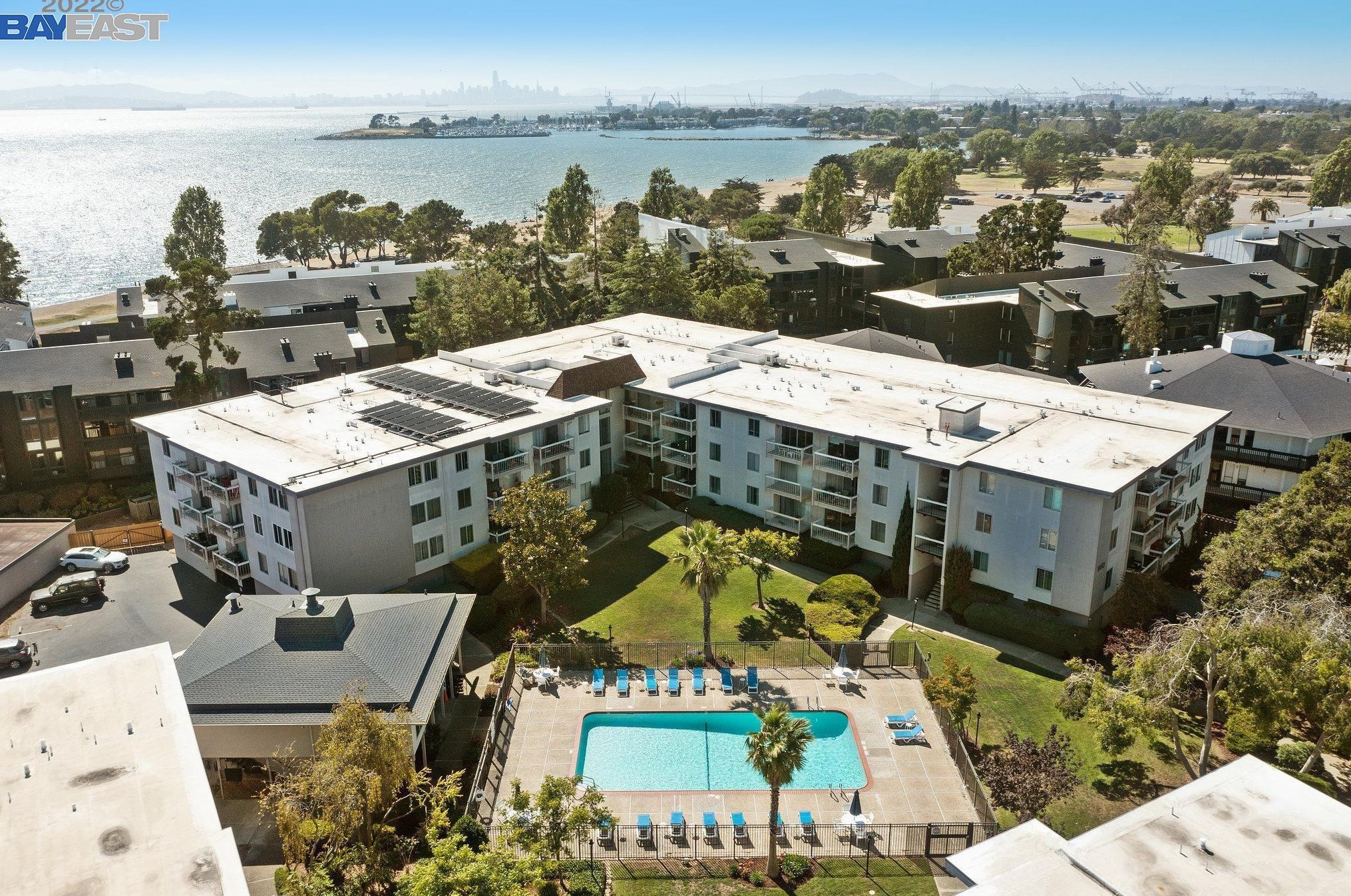 950 Shorepoint Ct, Alameda CA  94501-5873 exterior