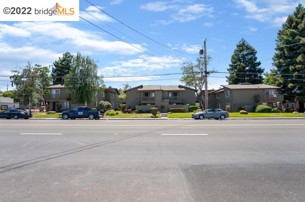 560 Winchester St, Vallejo, CA 94590-7700