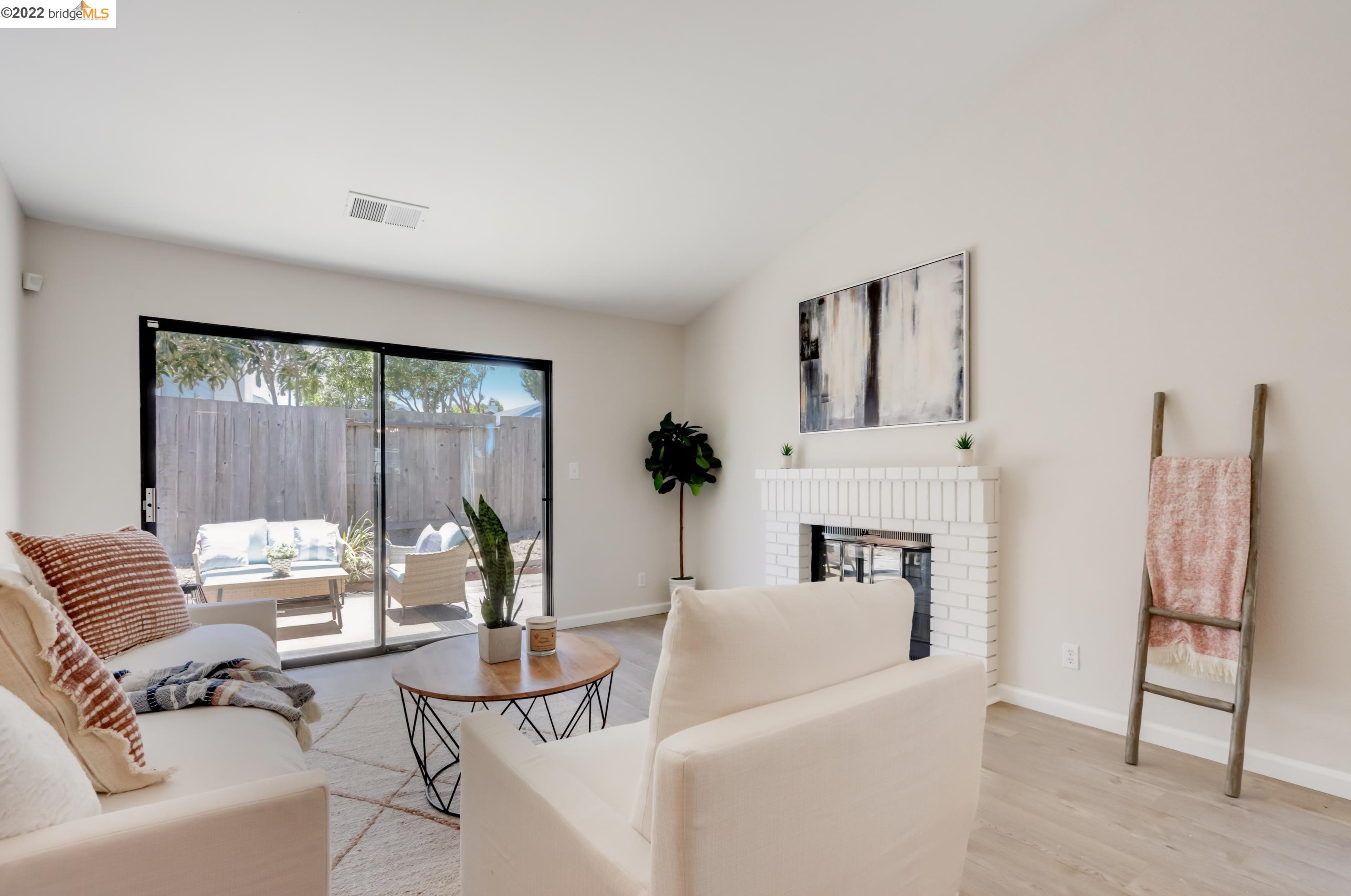 3528 Mcsherry Way, Alameda, CA 94502-7075