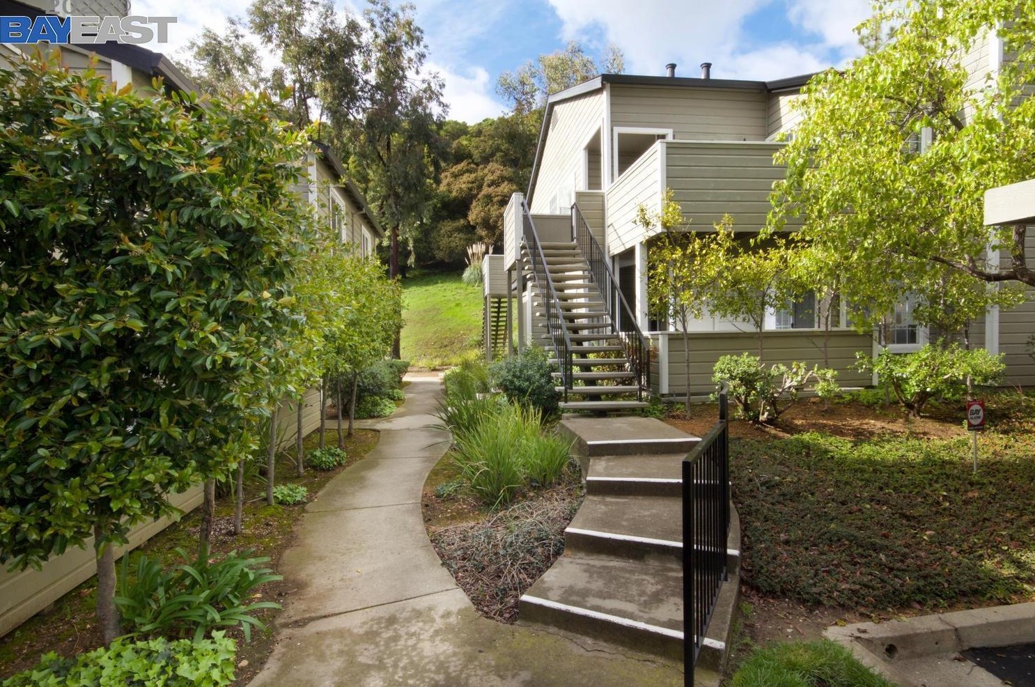 515 Canyon Oaks Dr #a, Oakland, CA 94605