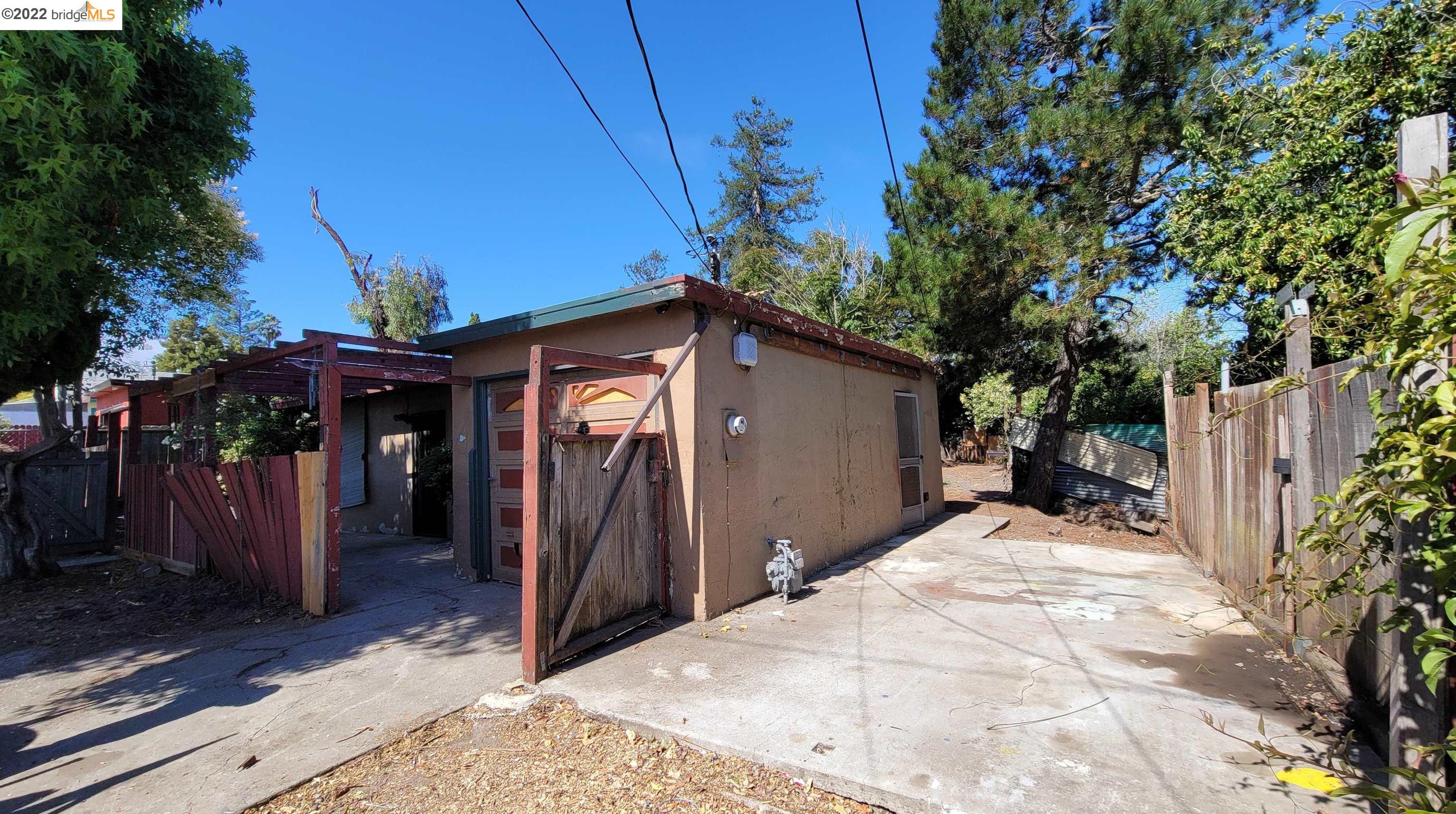810 Patrick Dr, Pinole, CA 94564