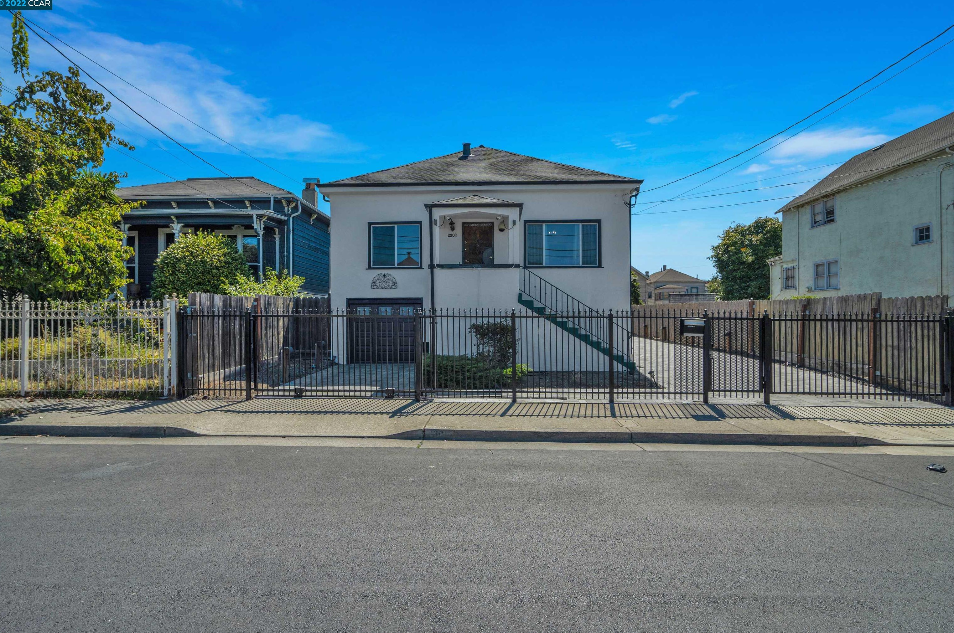 2900 Linden St, Oakland, CA 94608-4521