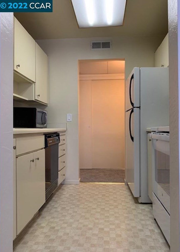 340 N Civic Dr #308, Walnut Creek, CA 94596