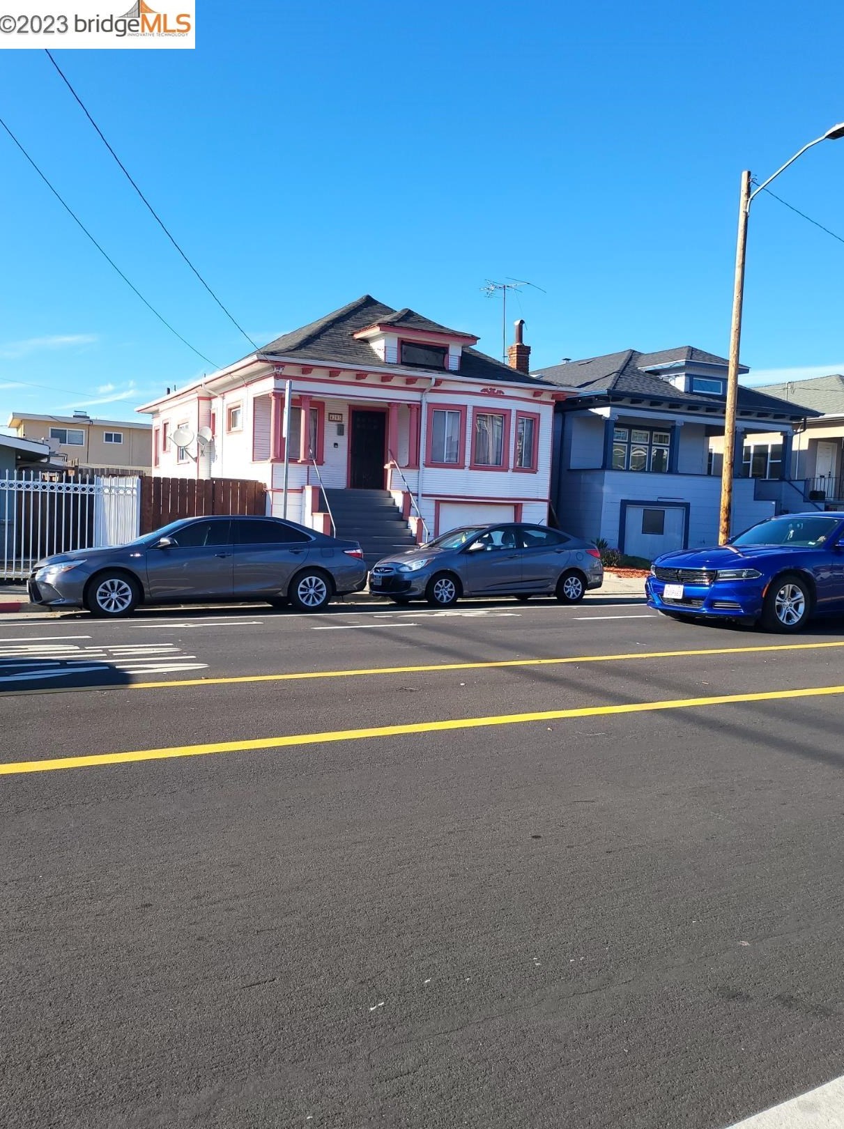 4205 West St, Oakland, CA 94608-3737