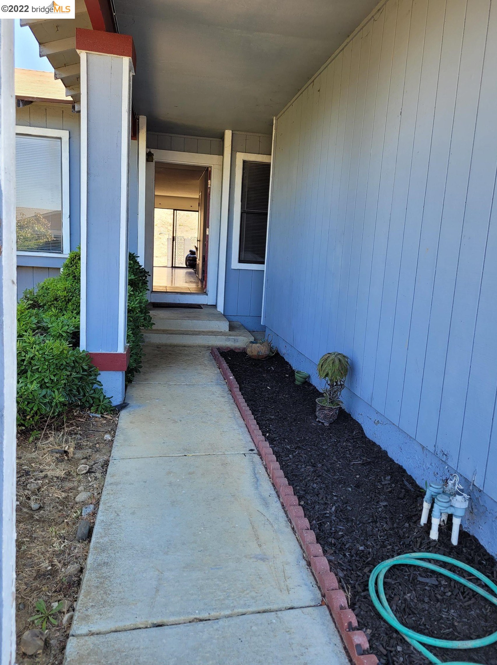 751 La Canyada Dr, Vallejo, CA 94591-8260