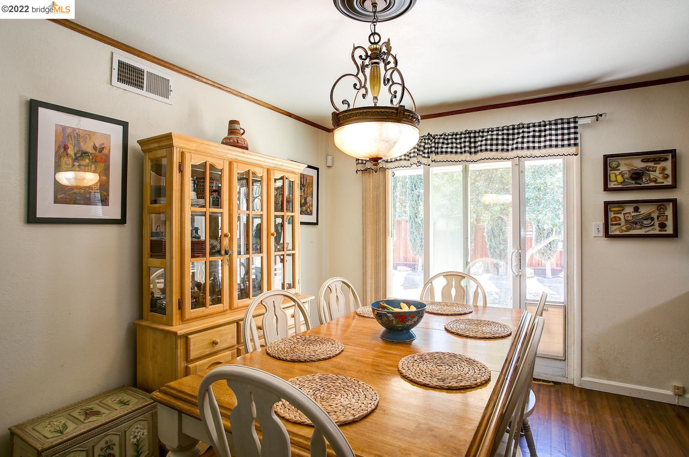 882 Dainty Ave, Los Angeles CA  94513-1206 exterior