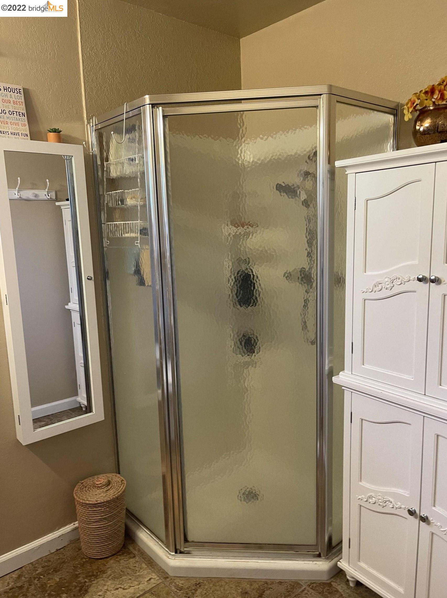 882 Dainty Ave, Los Angeles CA  94513-1206 exterior