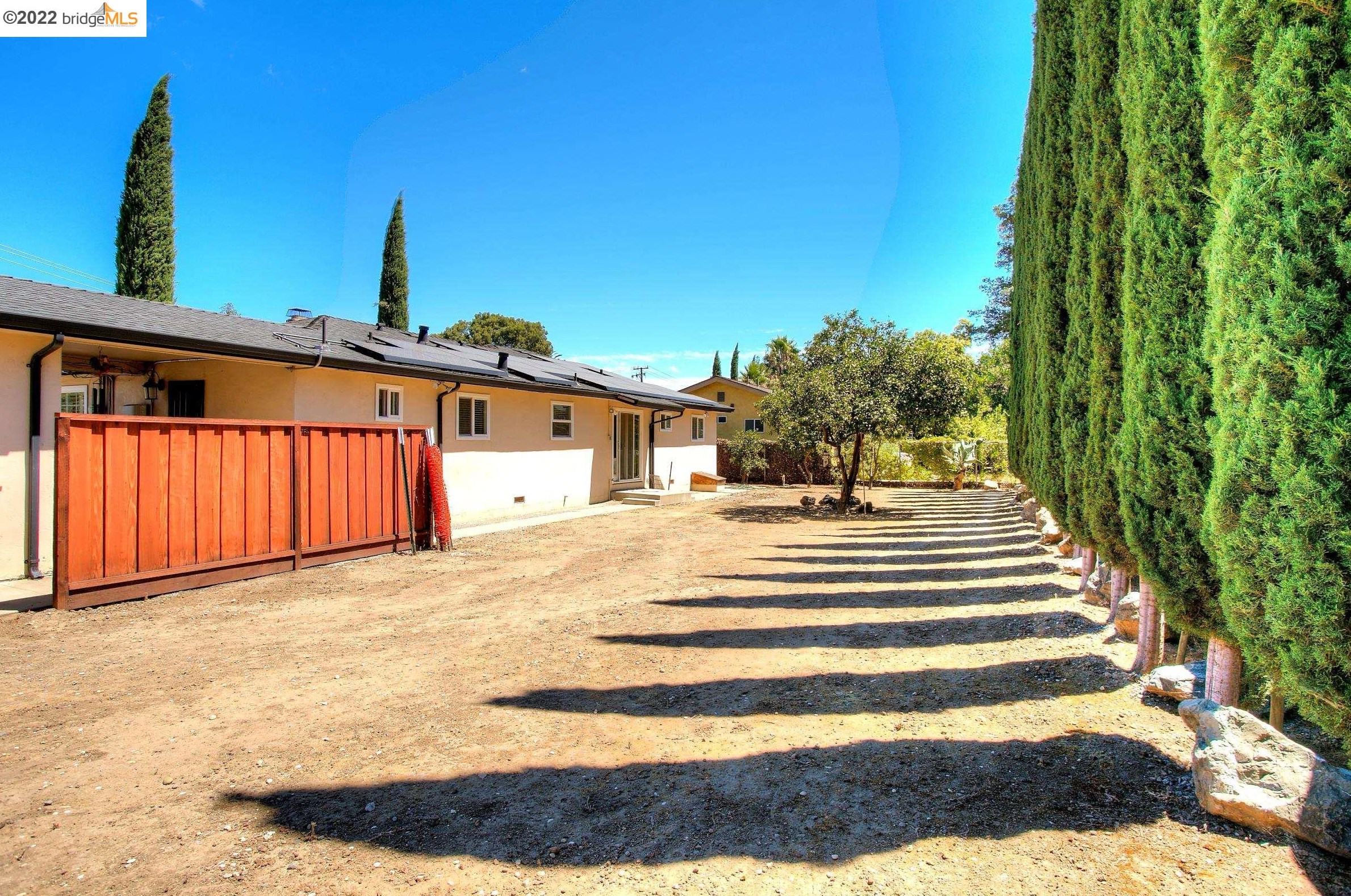 882 Dainty Ave, Los Angeles CA  94513-1206 exterior