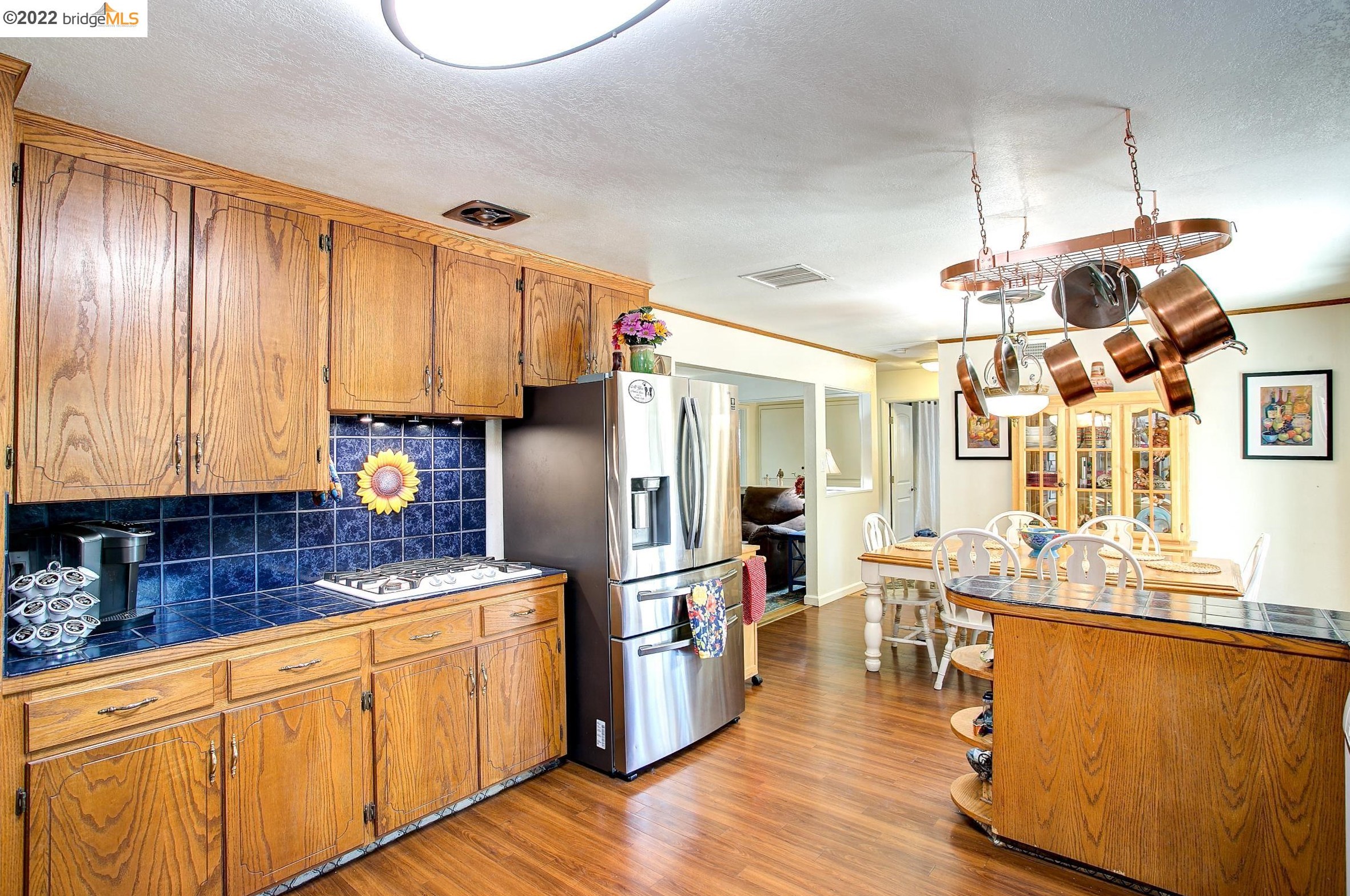 882 Dainty Ave, Los Angeles CA  94513-1206 exterior