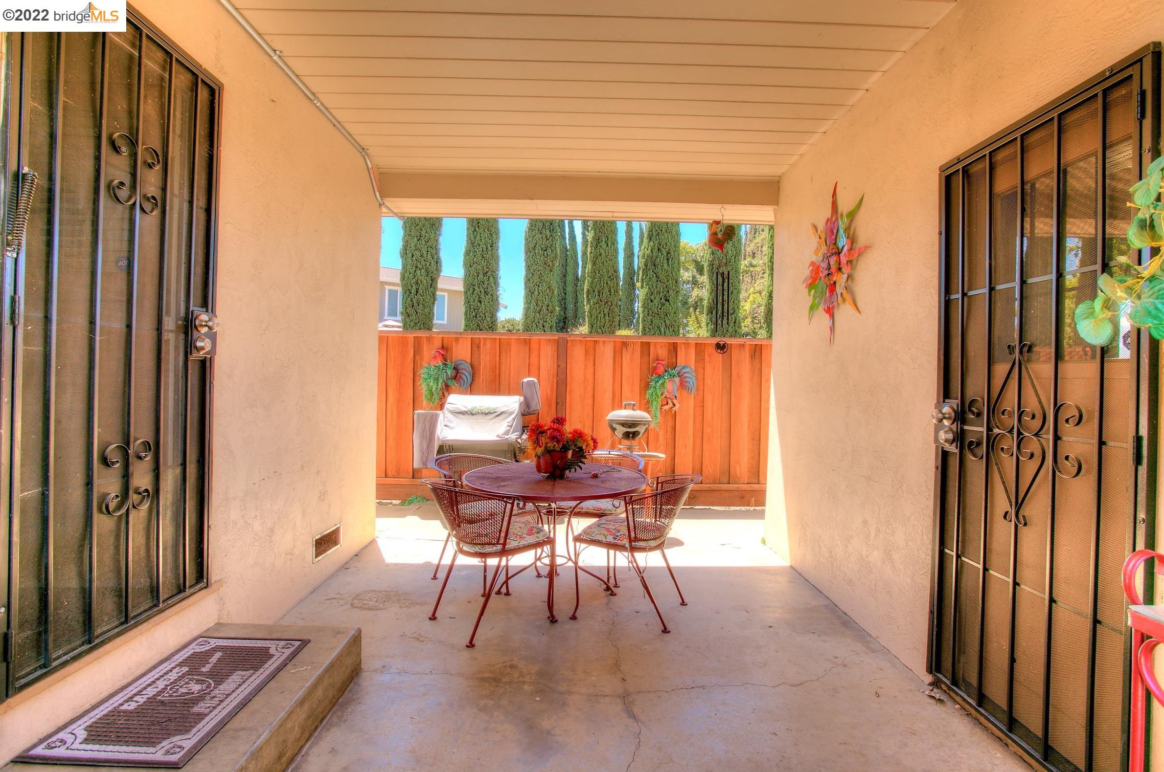 882 Dainty Ave, Los Angeles CA  94513-1206 exterior