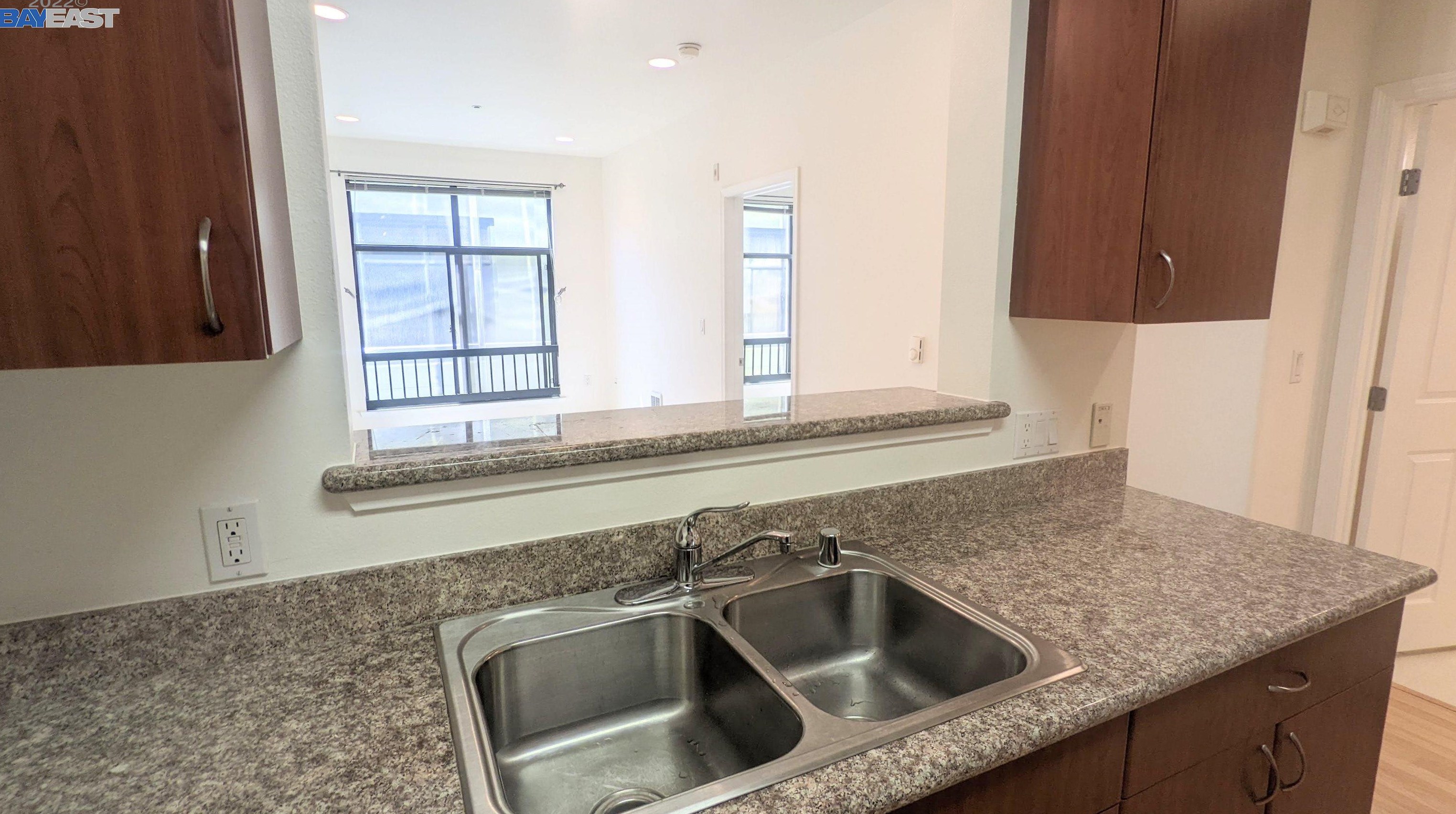 989 Franklin St #605, Oakland, CA 94607