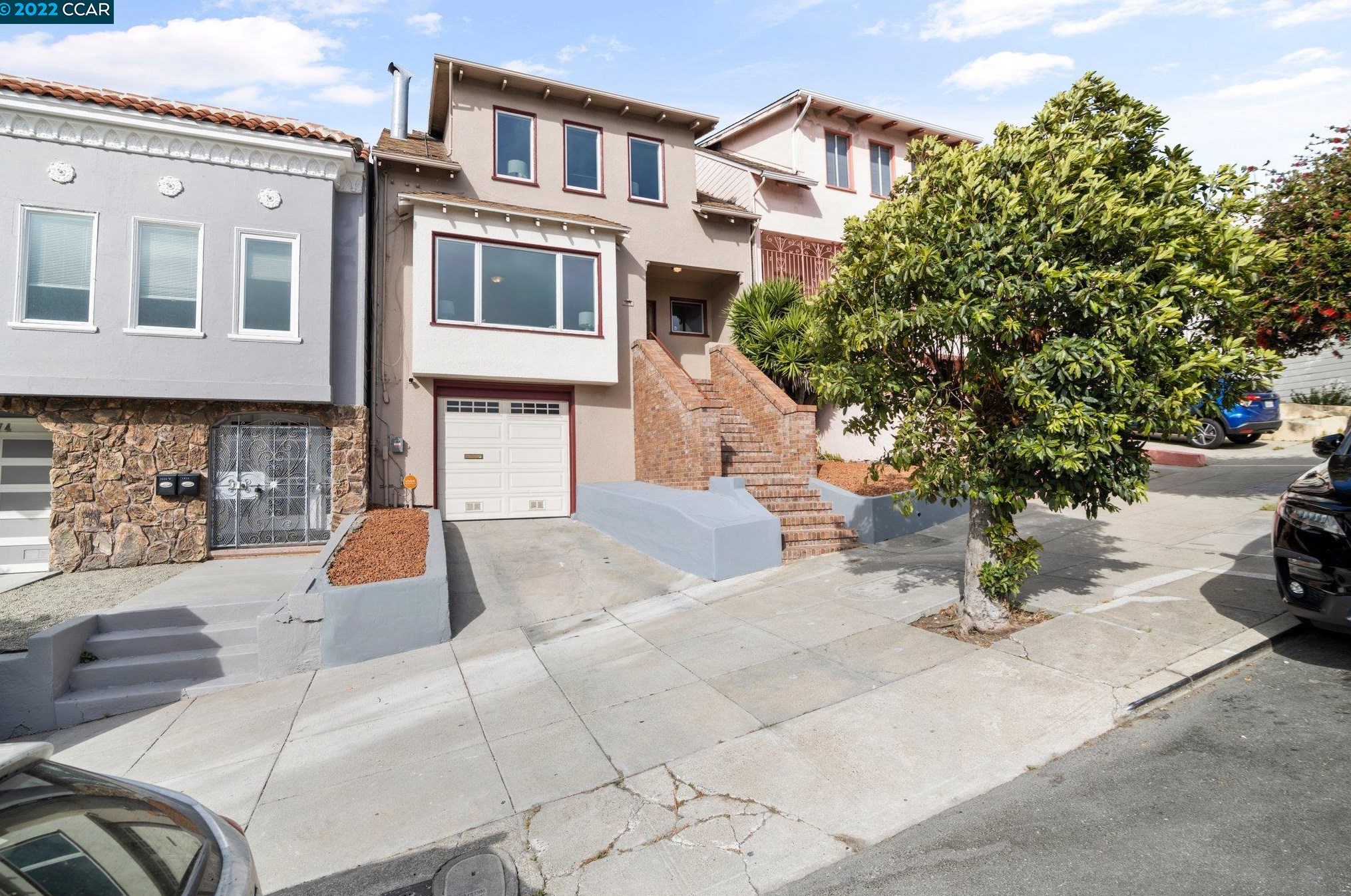 1470 Newcomb Ave, San Francisco, CA 94124-2722
