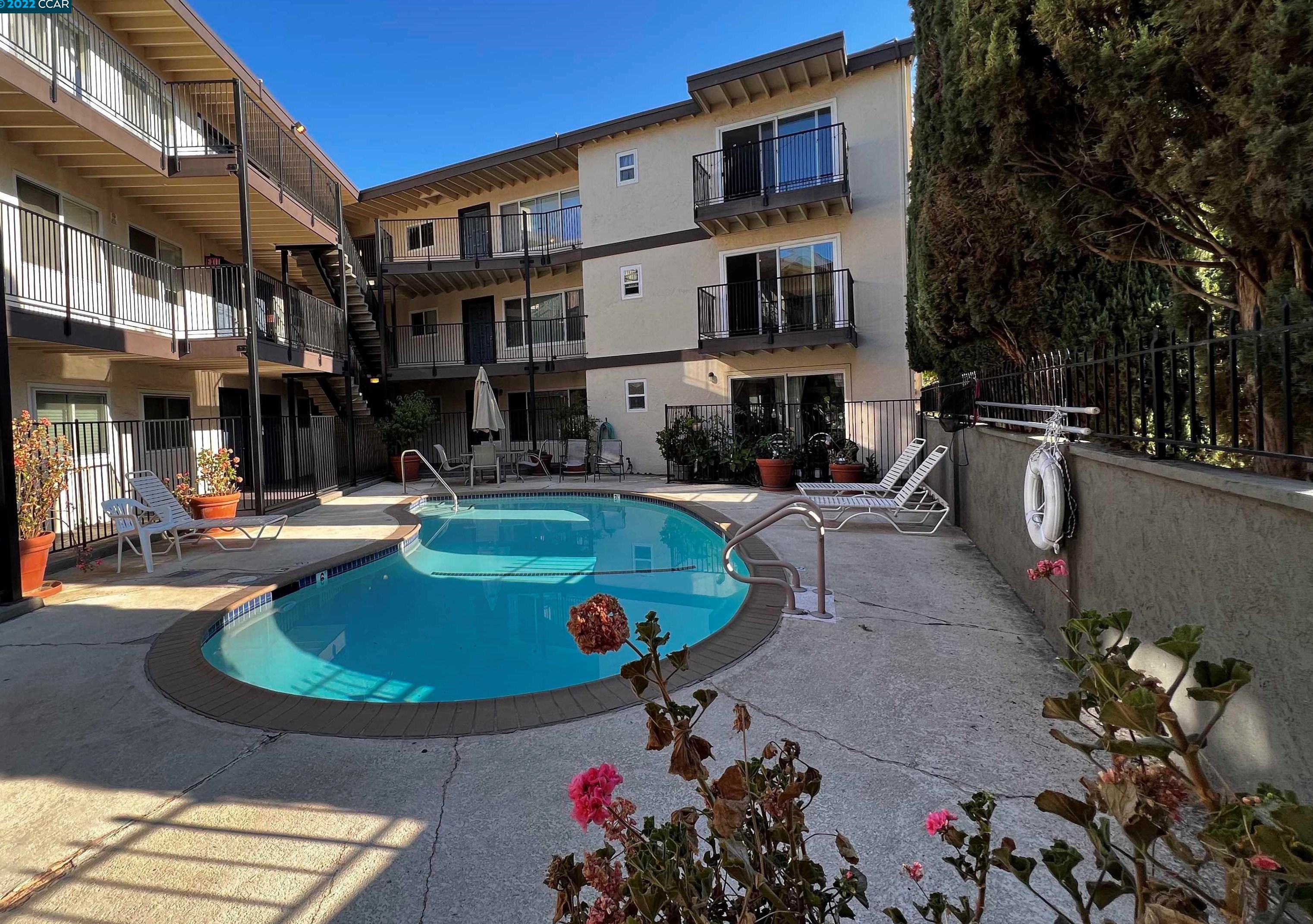 1743 Carmel Dr, Walnut Creek, CA 94596-4268