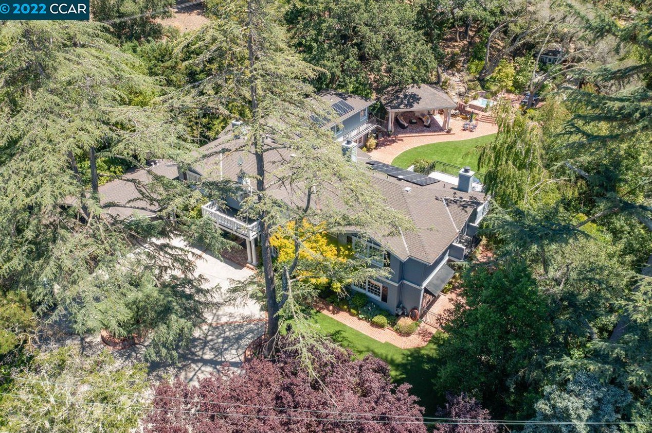 17 Camino Encinas, Orinda, CA 94563
