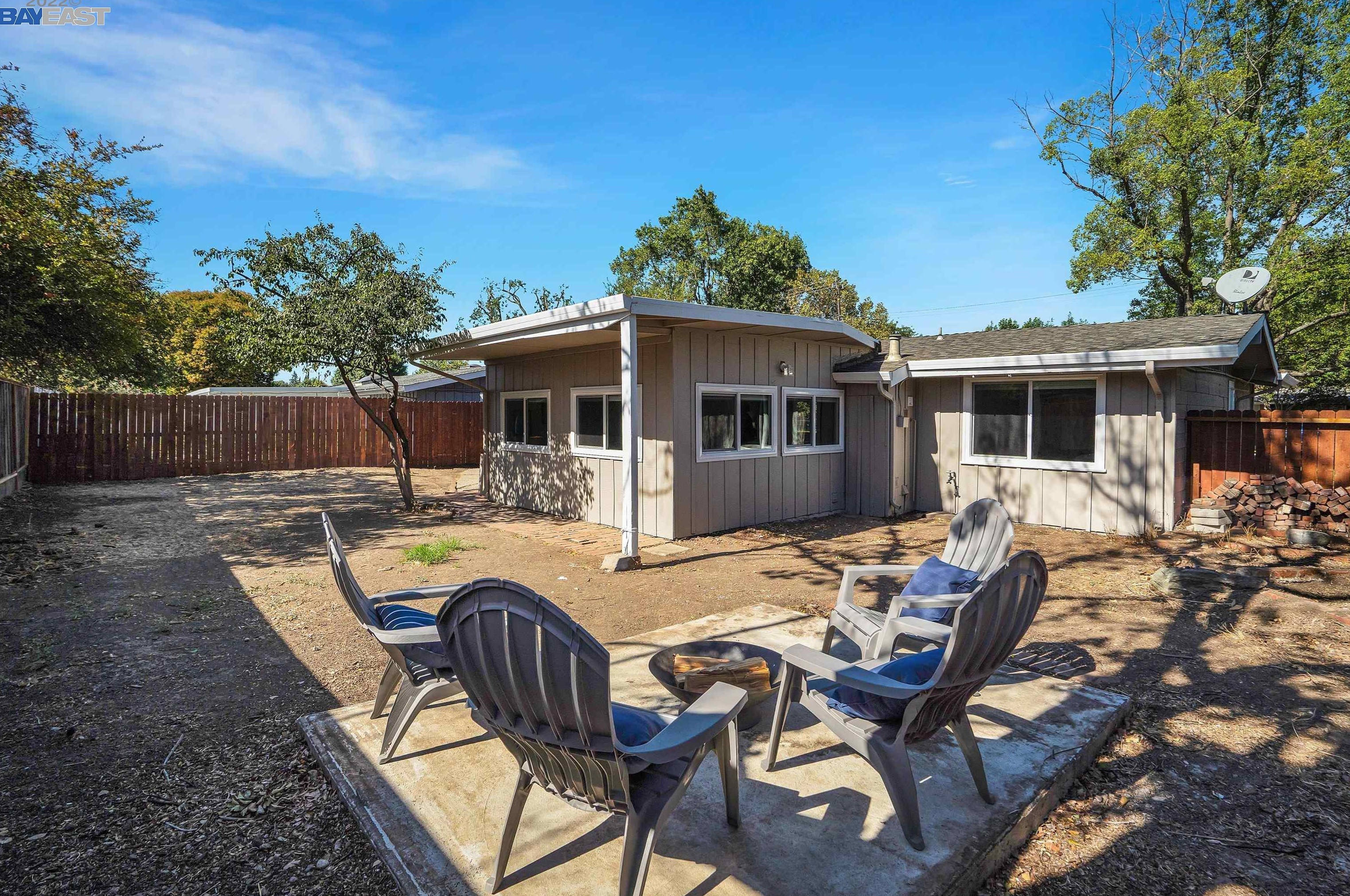 3348 Esperanza Dr, Concord CA  94519-2004 exterior