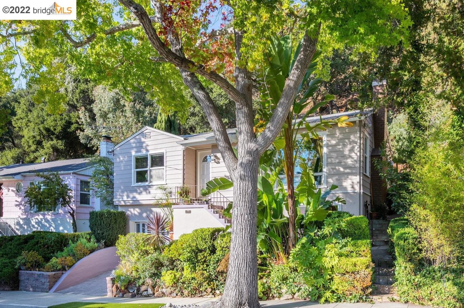 171 Marlow Dr, Oakland, CA 94605-5819