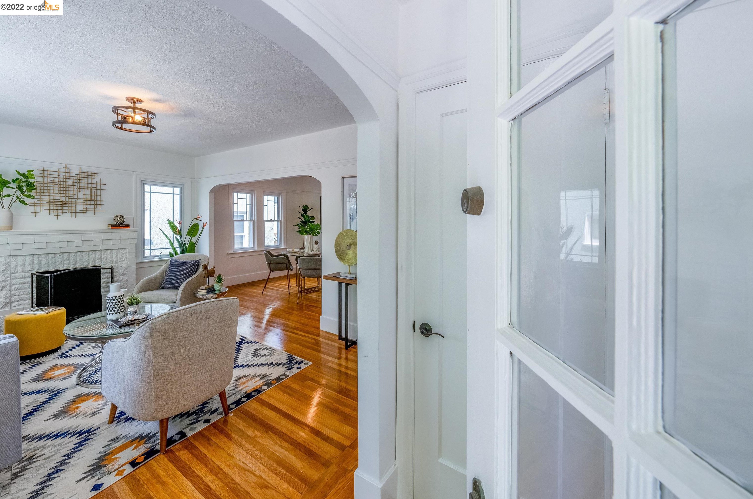 4017 Laurel Ave, Oakland, CA 94602-3928
