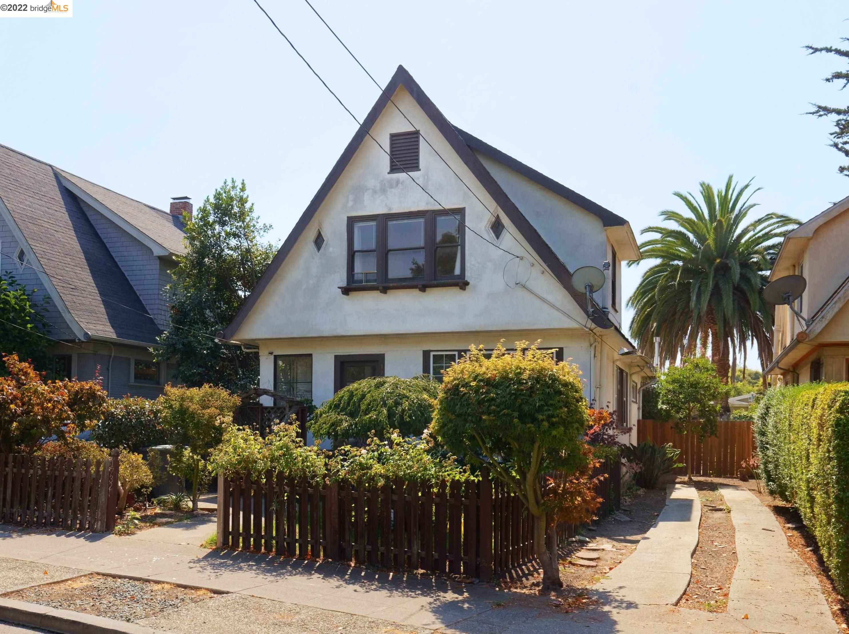 1732 Carleton St, Berkeley, CA 94703