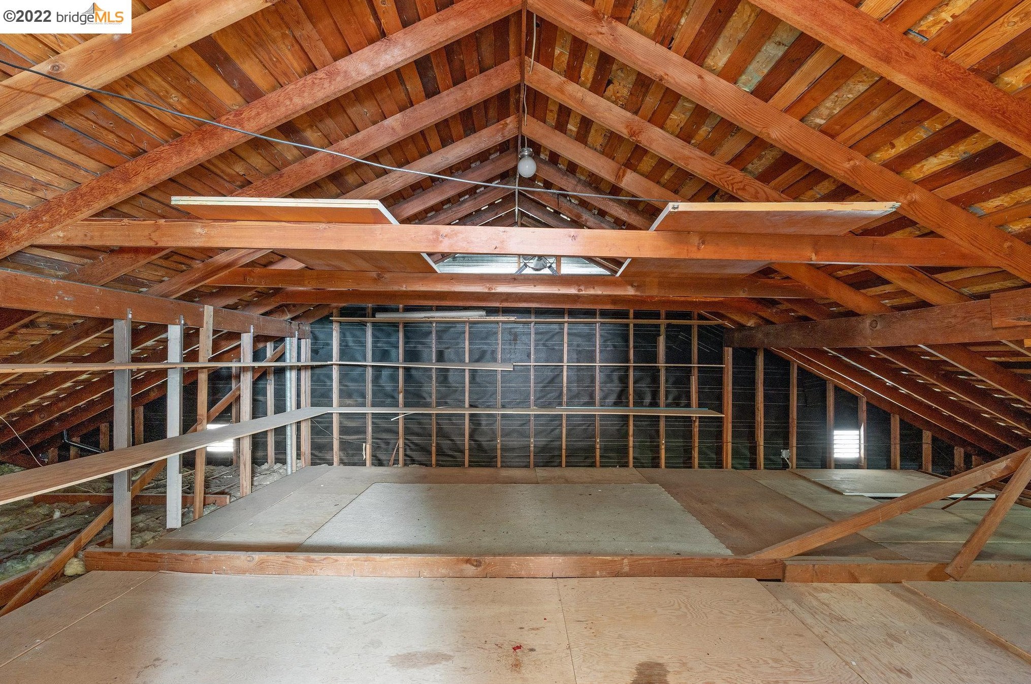 935 Longridge Rd, Oakland CA  94610-2443 exterior