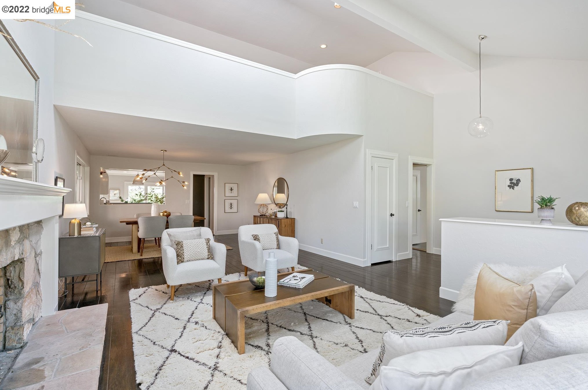 935 Longridge Rd, Oakland CA  94610-2443 exterior