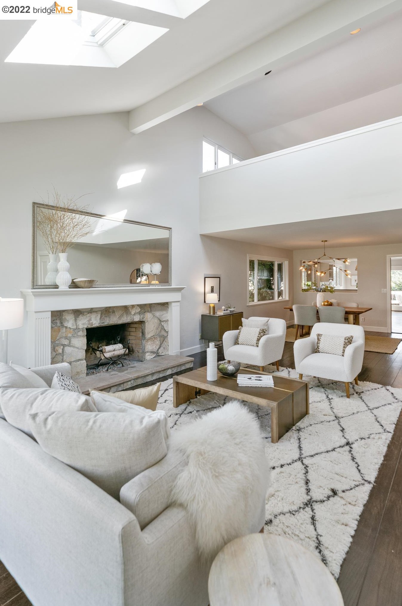 935 Longridge Rd, Oakland, CA 94610-2444