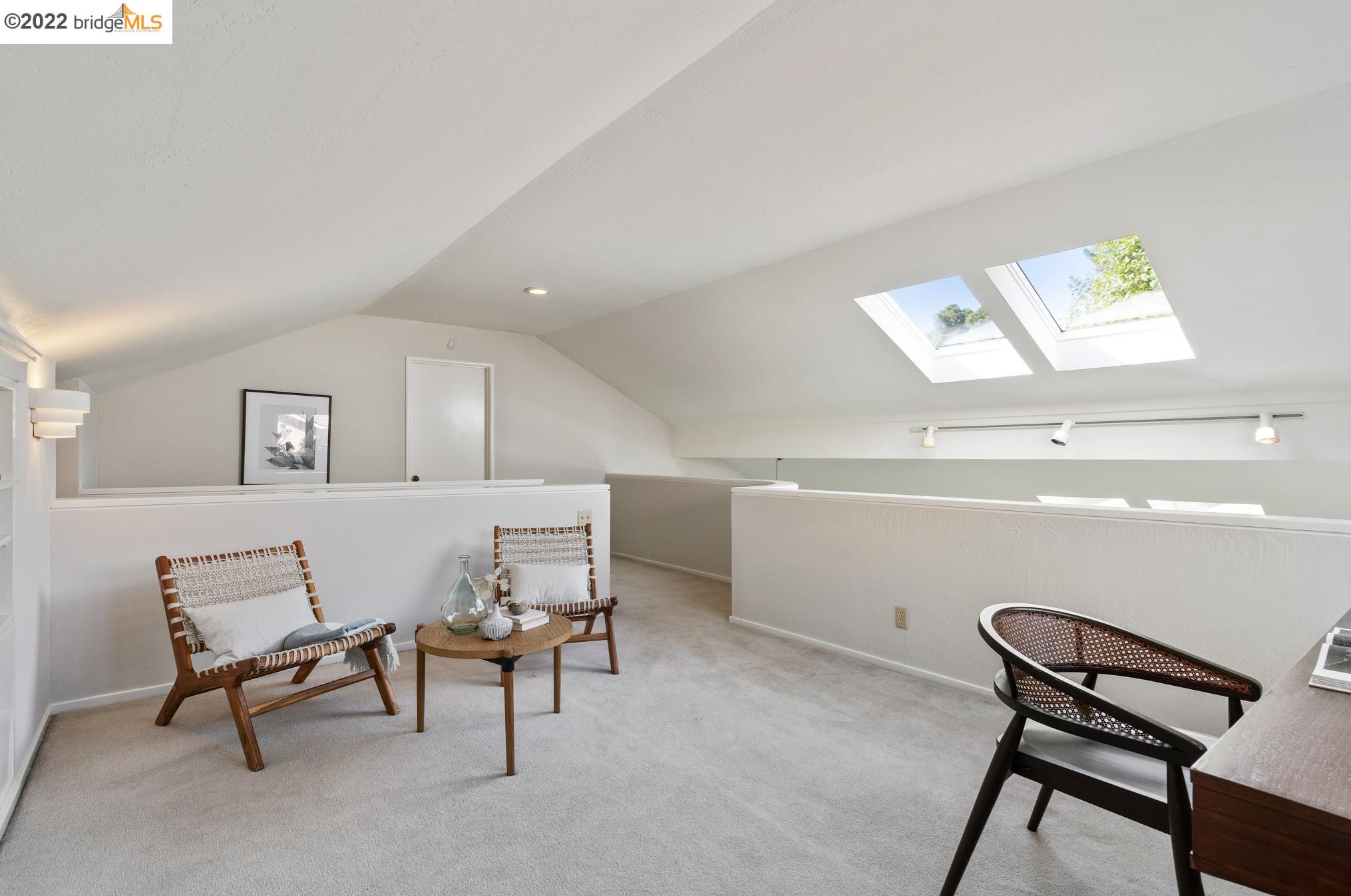 935 Longridge Rd, Oakland CA  94610-2443 exterior