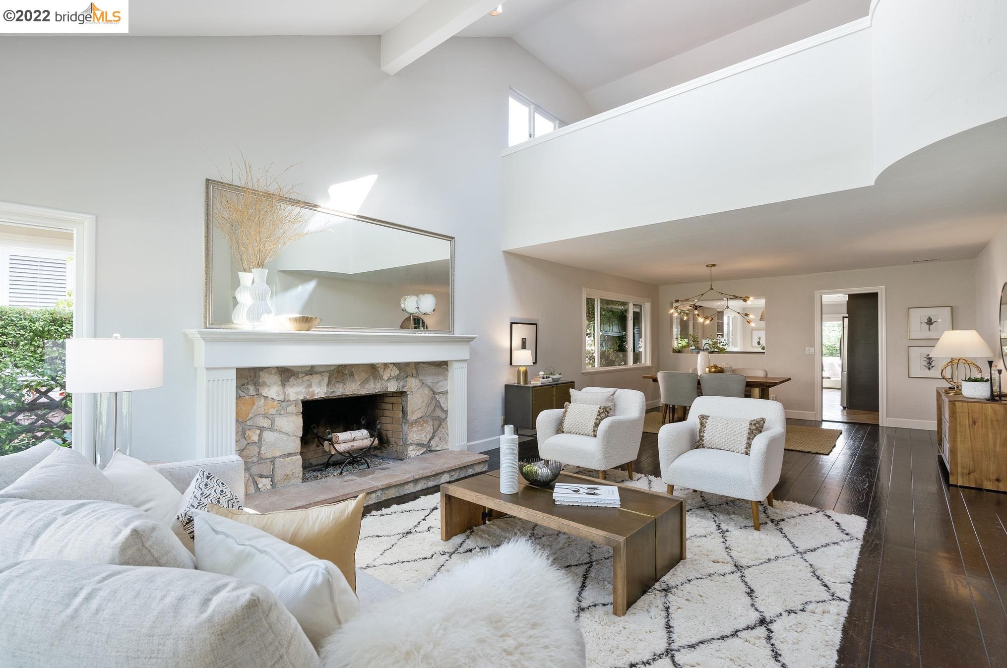 935 Longridge Rd, Oakland CA  94610-2444 exterior