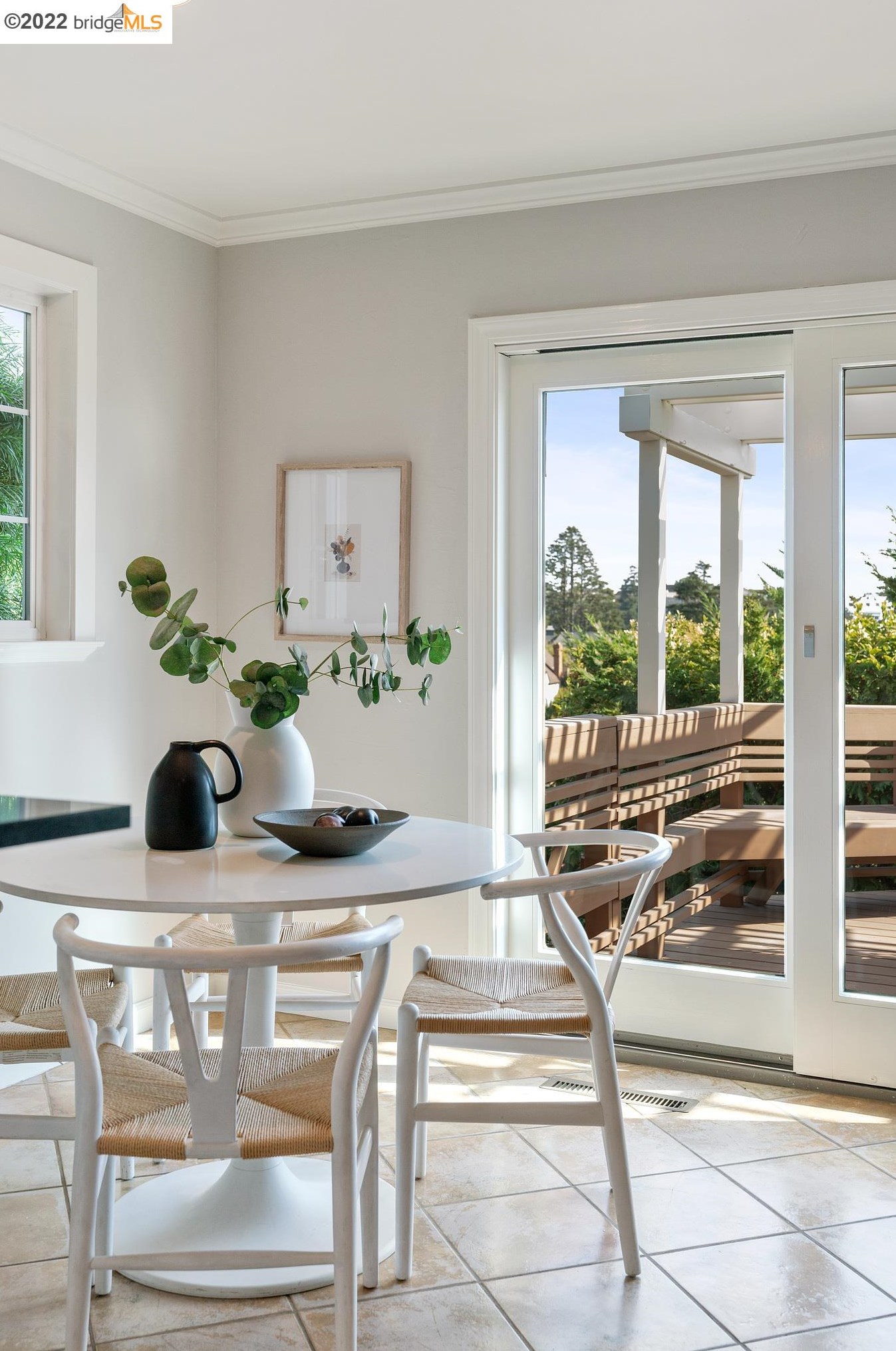 935 Longridge Rd, Oakland CA  94610-2443 exterior