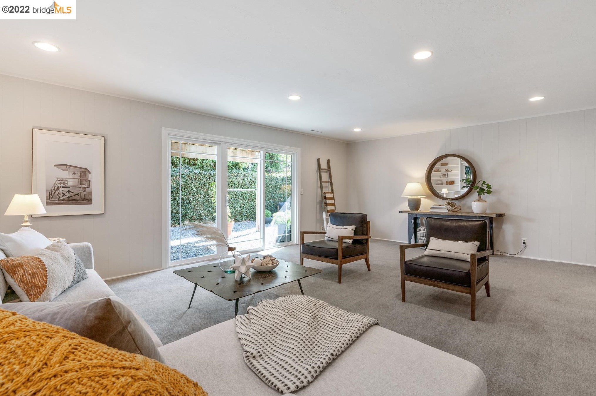 935 Longridge Rd, Oakland CA  94610-2443 exterior