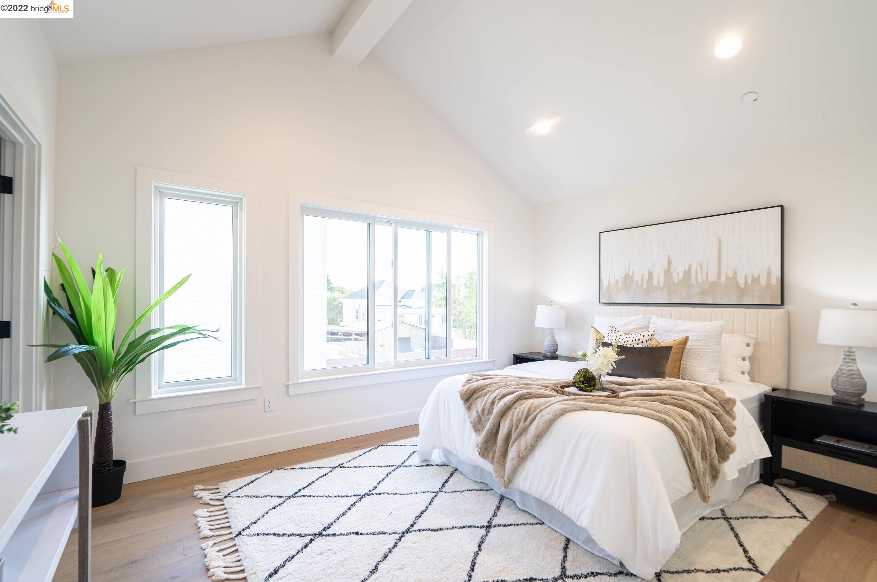 1049 61 St, Oakland CA 94608-2355 exterior