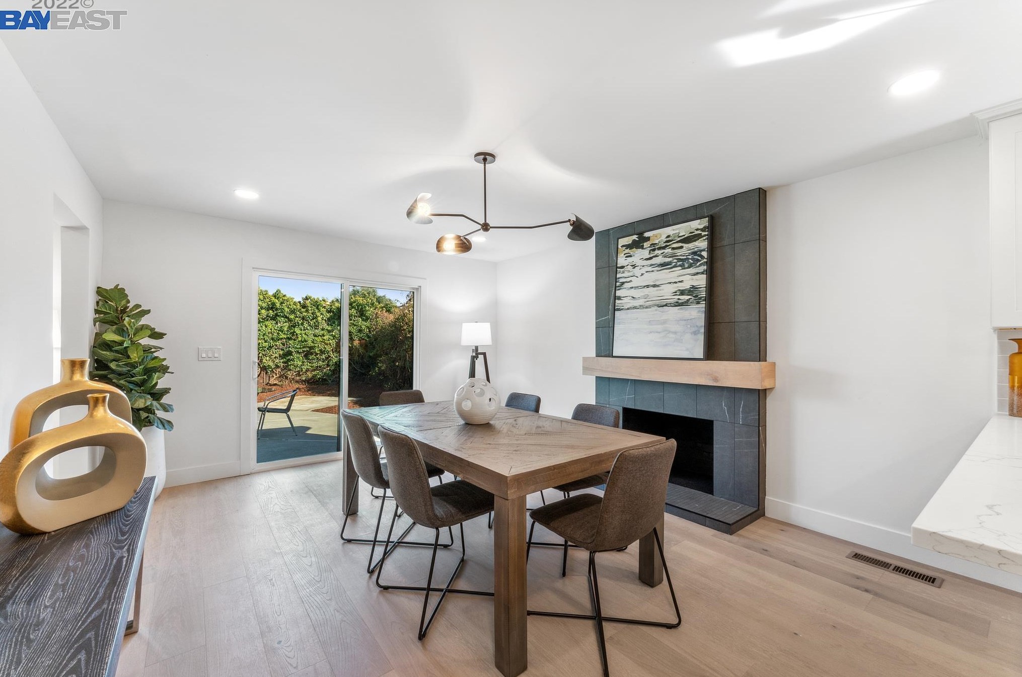2772 Meadowlark Dr, Union City CA  94587-3142 exterior
