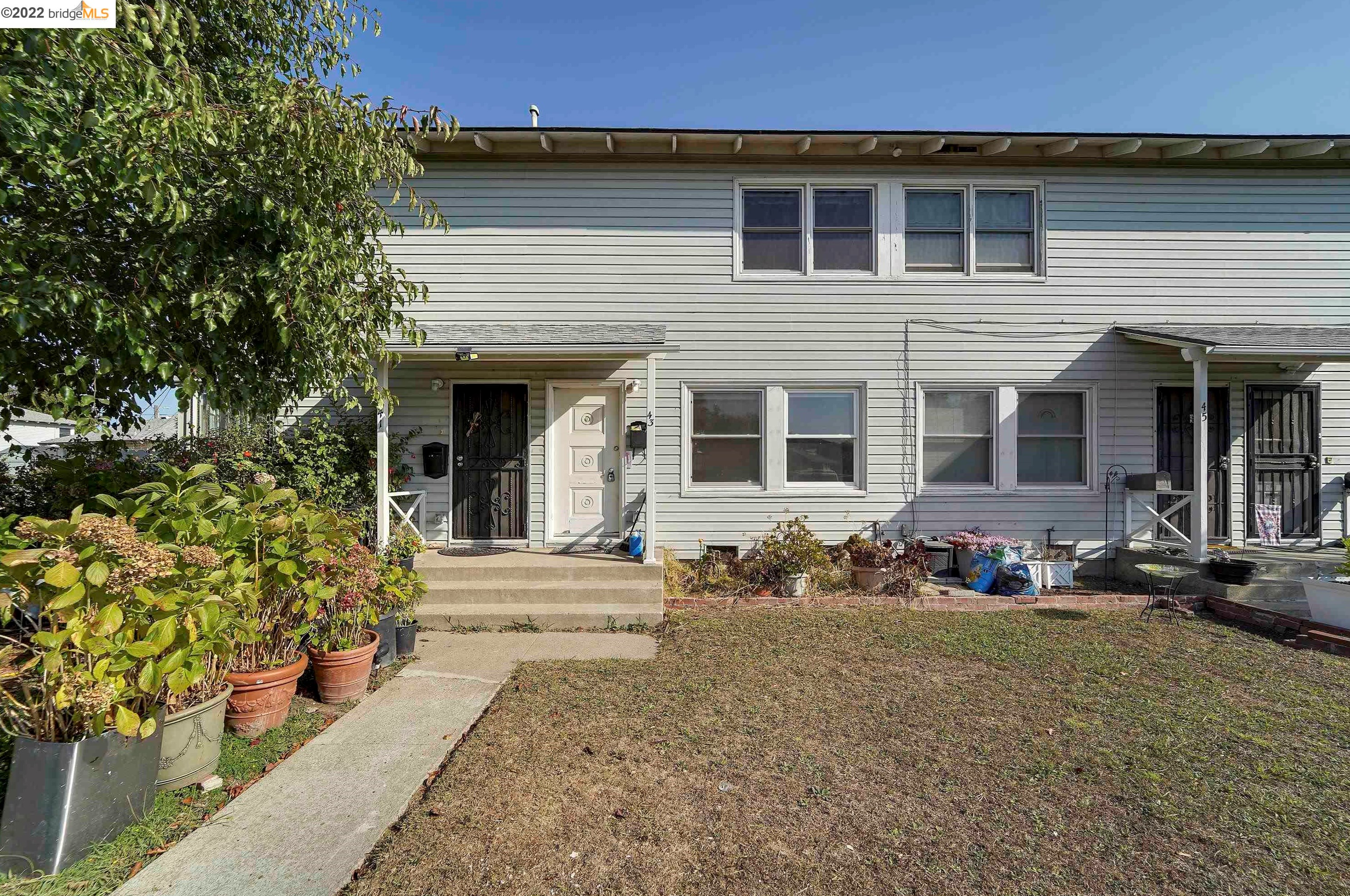 43 Collins Ct, Richmond, CA 94801-3412