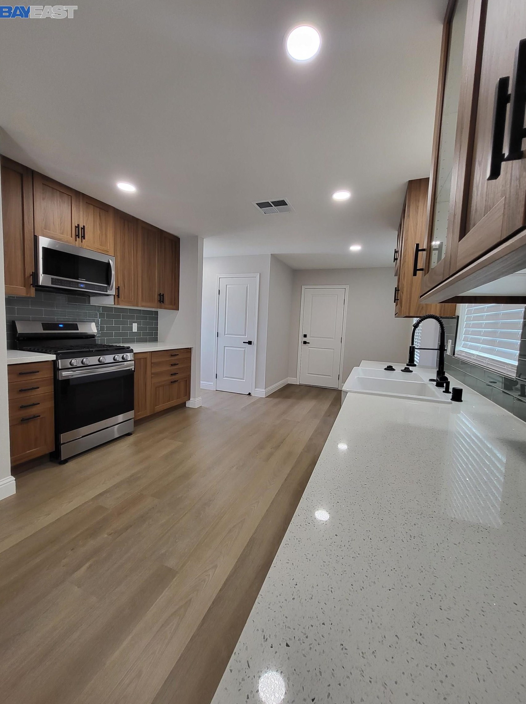 1433 Fruitridge Rd, Sacramento CA  95822-3031 exterior