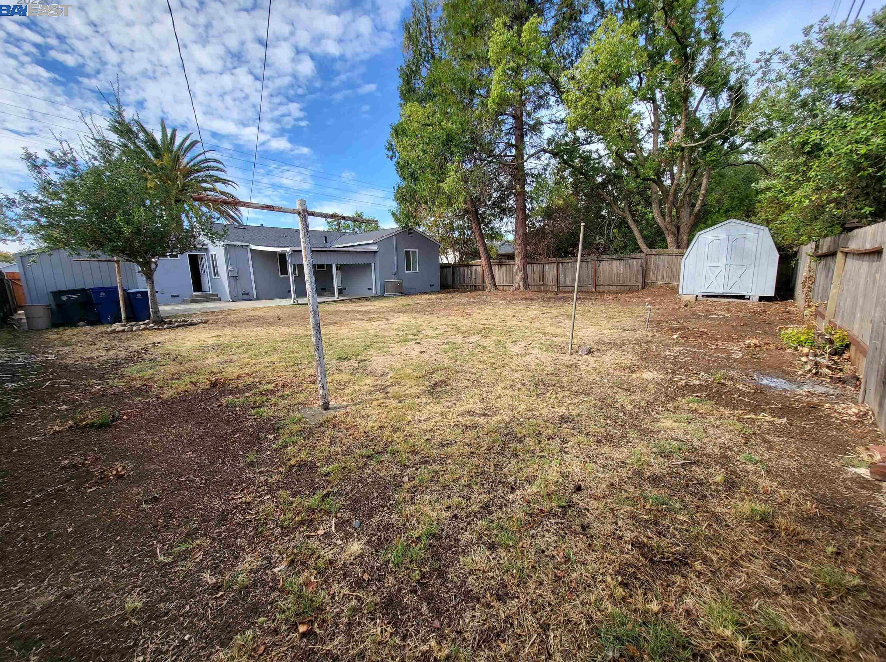 1433 Fruitridge Rd, Sacramento CA  95822-3031 exterior