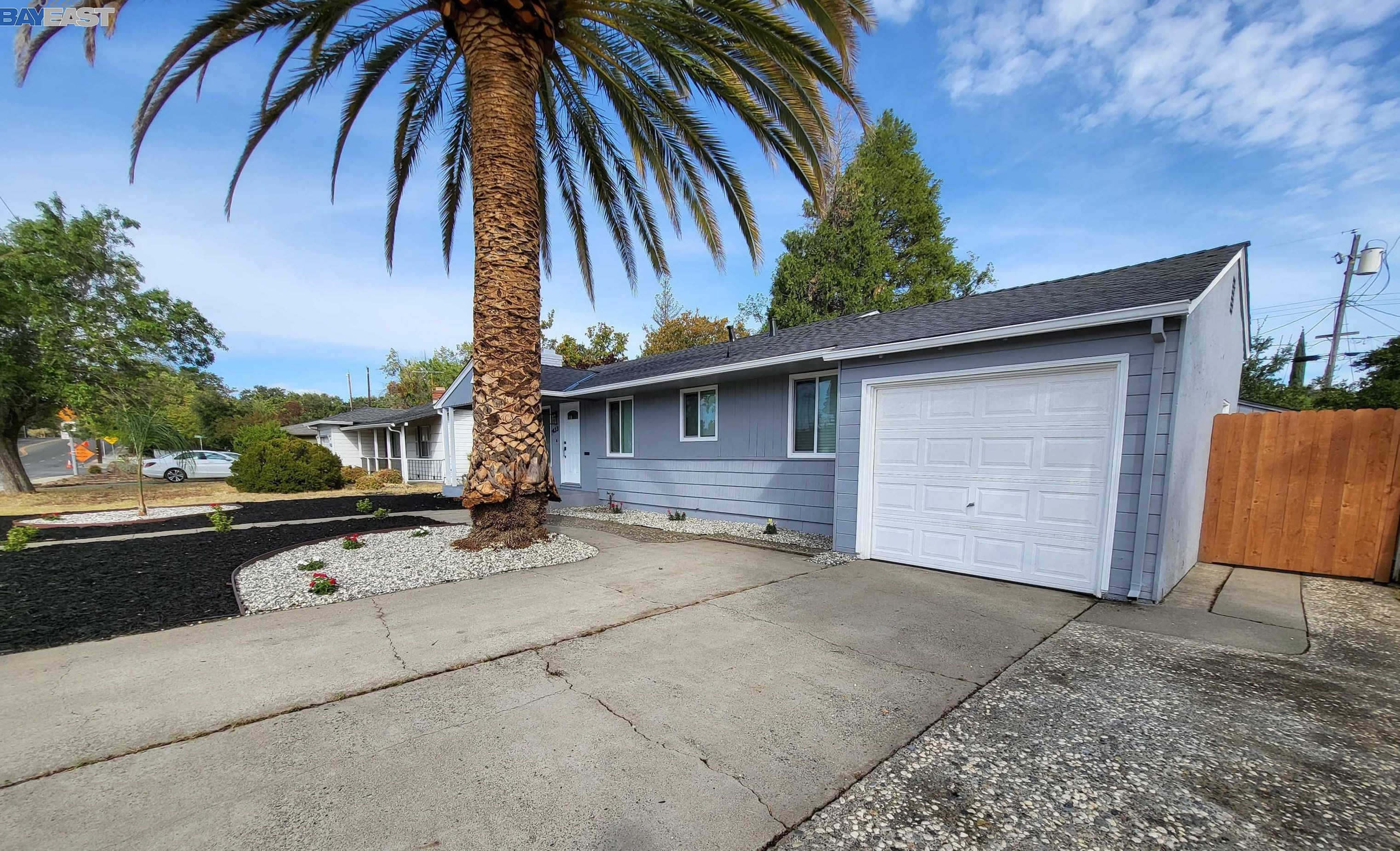 1433 Fruitridge Rd, Sacramento CA  95822-3031 exterior