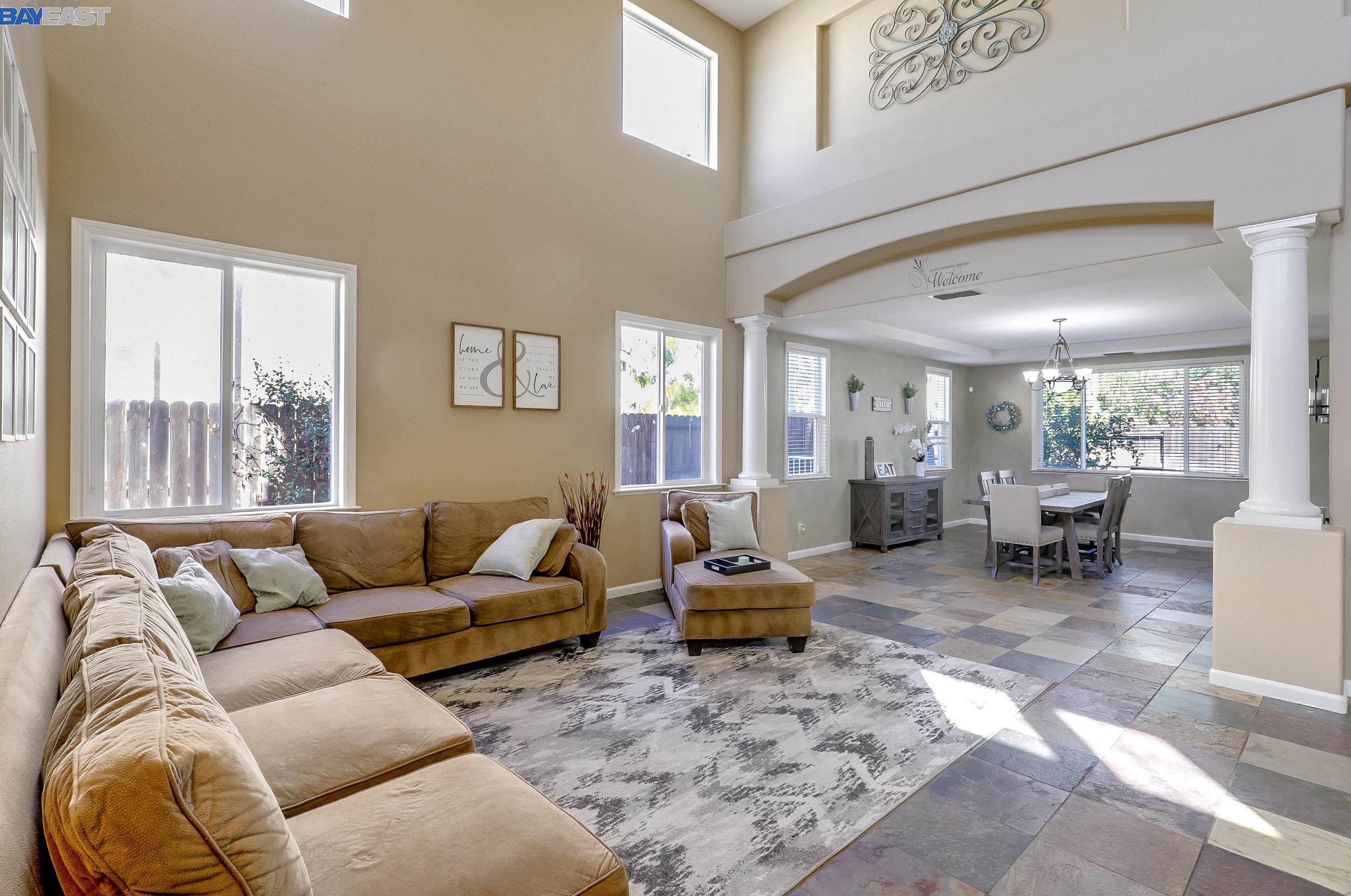 1073 Vineyard Dr, Oakley, CA 94561