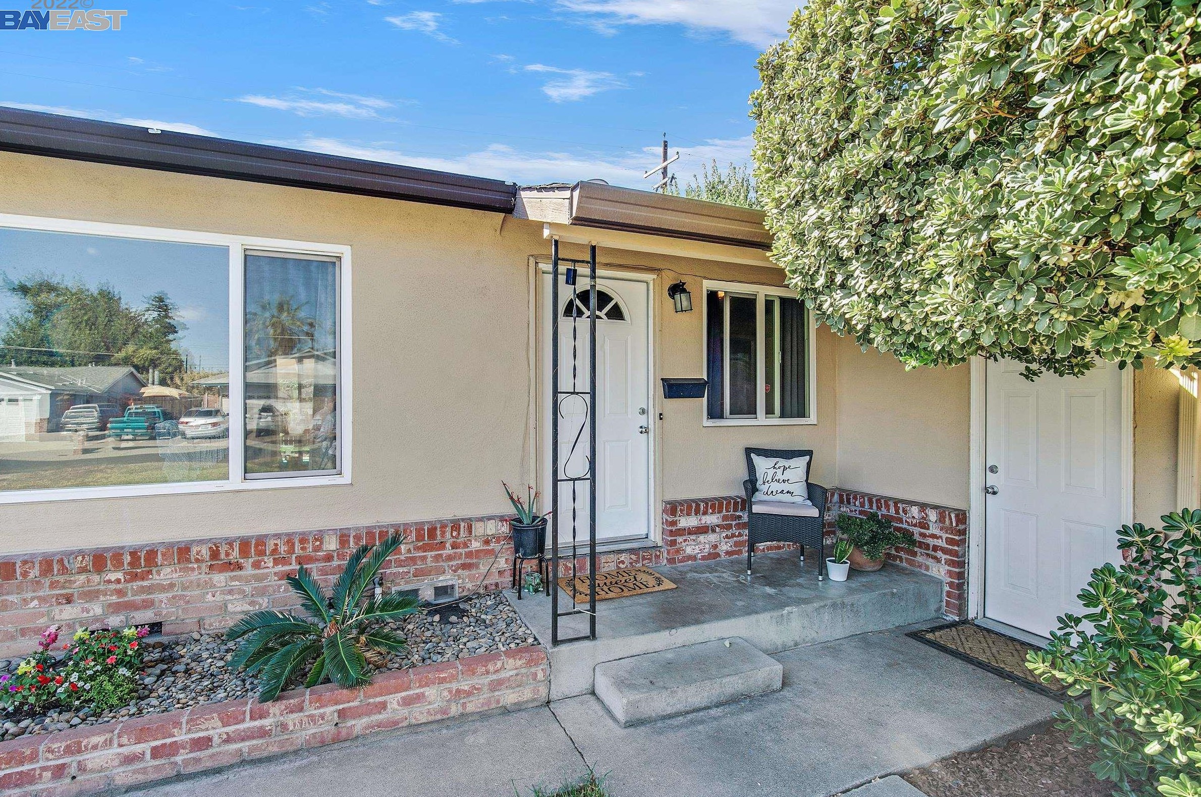320 Frances St, Manteca, CA 95336-3712